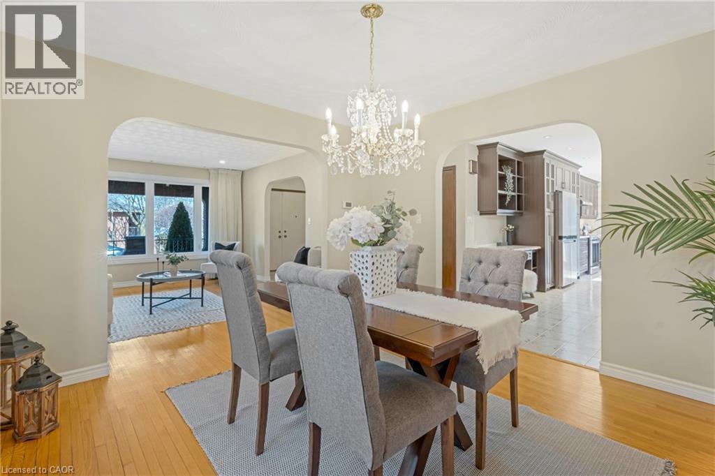 36 Skylark Drive, Hamilton, ON - Indoor Photo Showing Dining Room