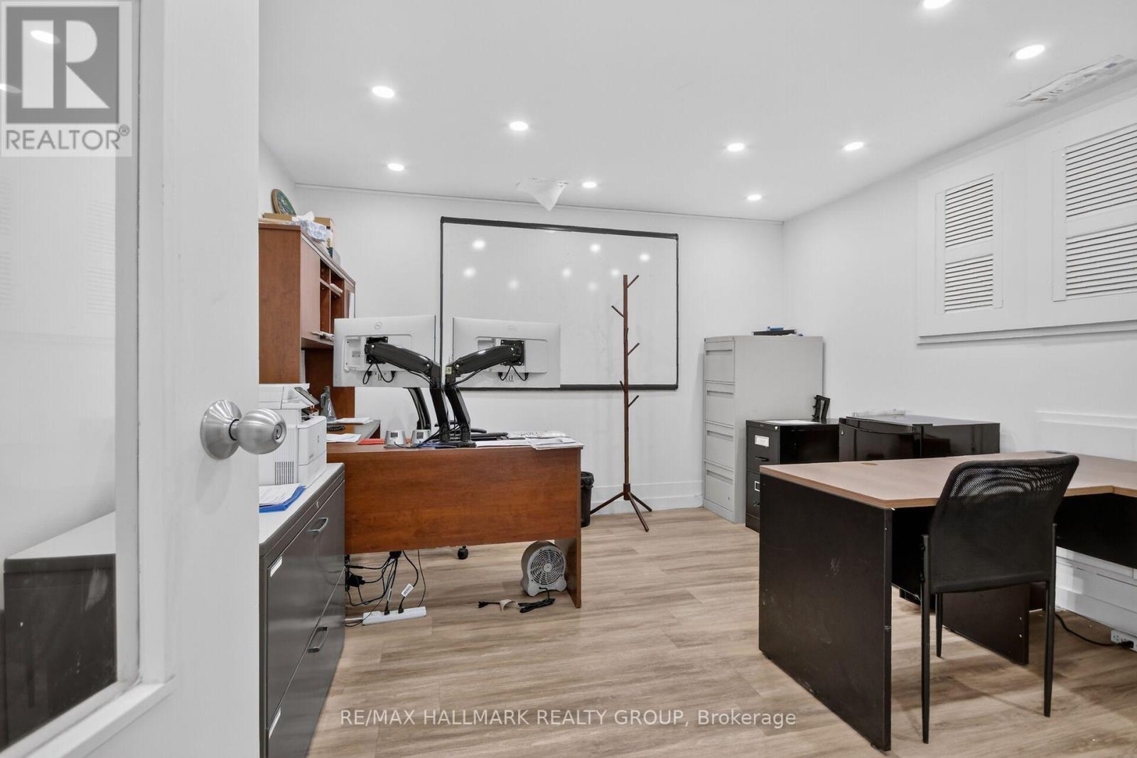 818 Boyd Avenue, Ottawa, ON