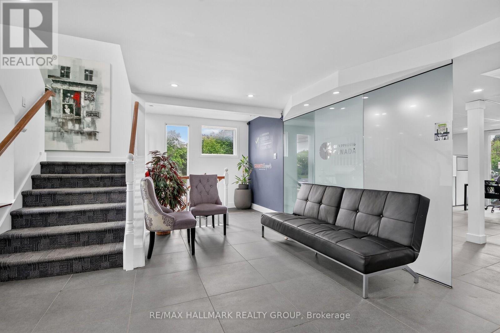 818 Boyd Avenue, Ottawa, ON