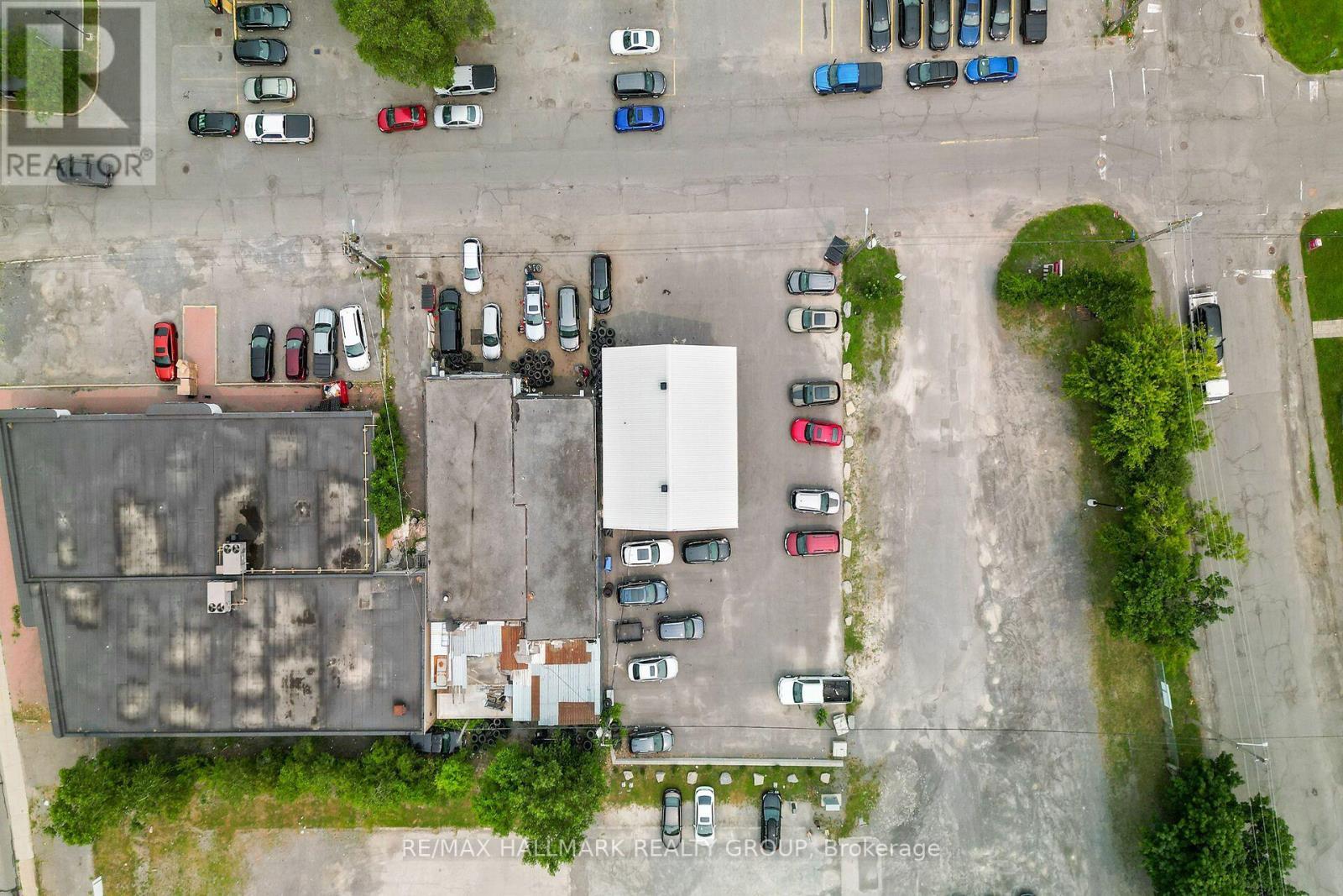 818 Boyd Avenue, Ottawa, ON