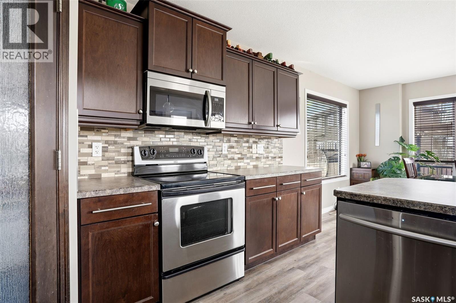 9 Mckenzie Pointe, White City, SK - Indoor Photo Showing Kitchen