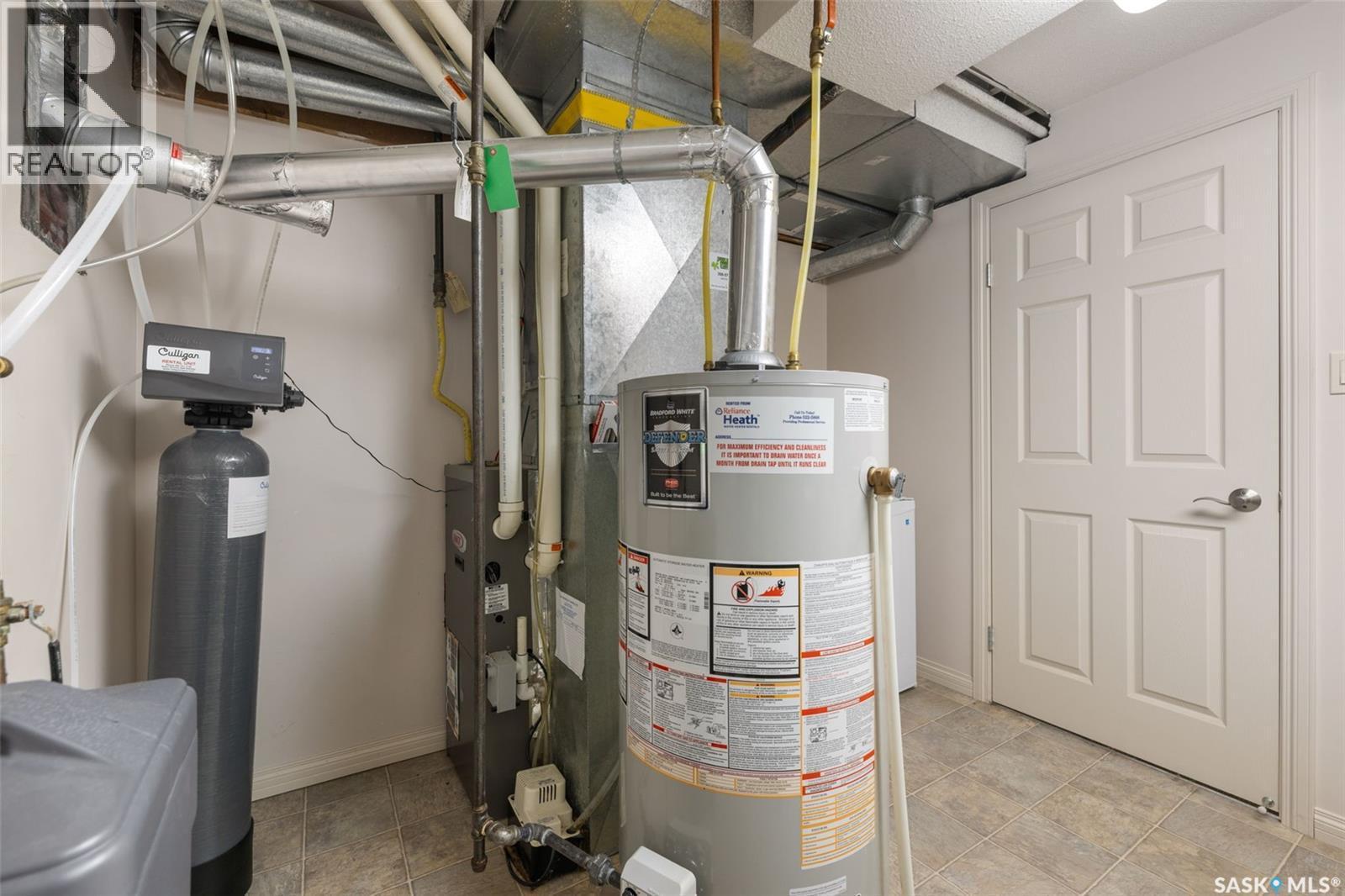 3147 Harding Street, Regina, SK - Indoor Photo Showing Basement