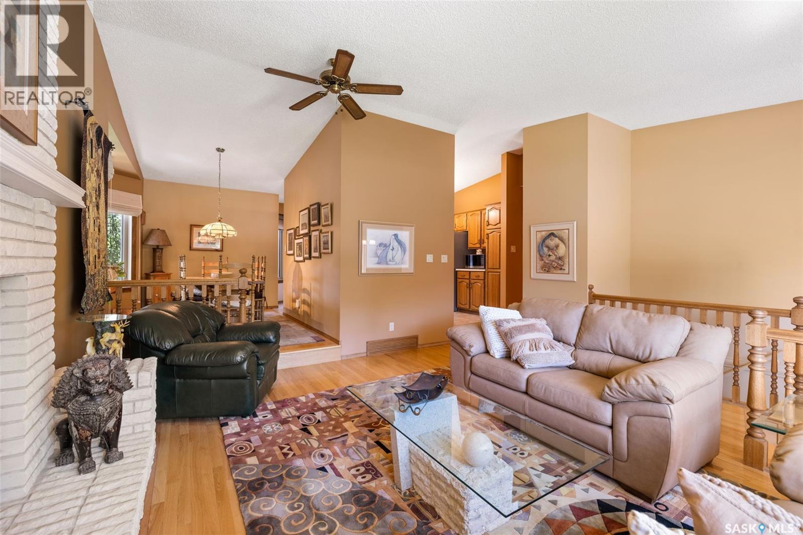 3147 Harding Street, Regina, SK - Indoor Photo Showing Living Room