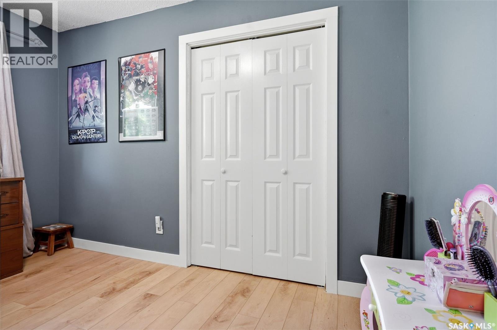 614 3Rd Avenue, Pilot Butte, SK - Indoor