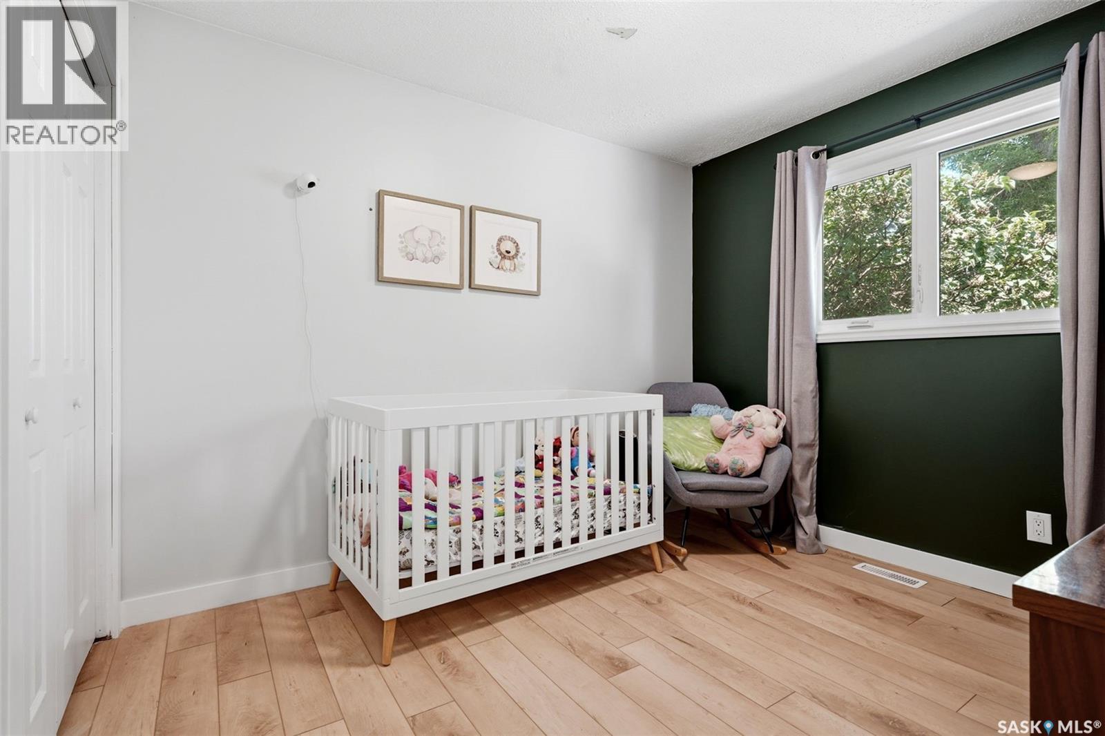 614 3Rd Avenue, Pilot Butte, SK - Indoor Photo Showing Bedroom