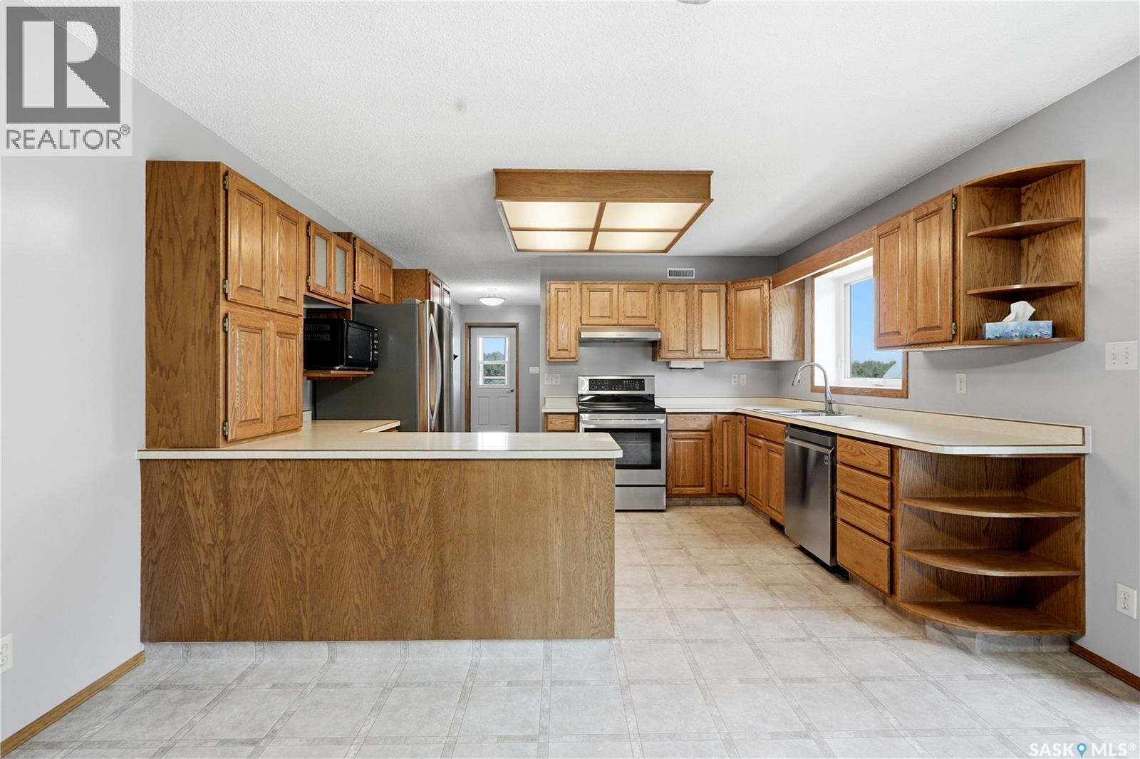 Donahue Acreage, Perdue Rm No. 346, SK - Indoor Photo Showing Kitchen