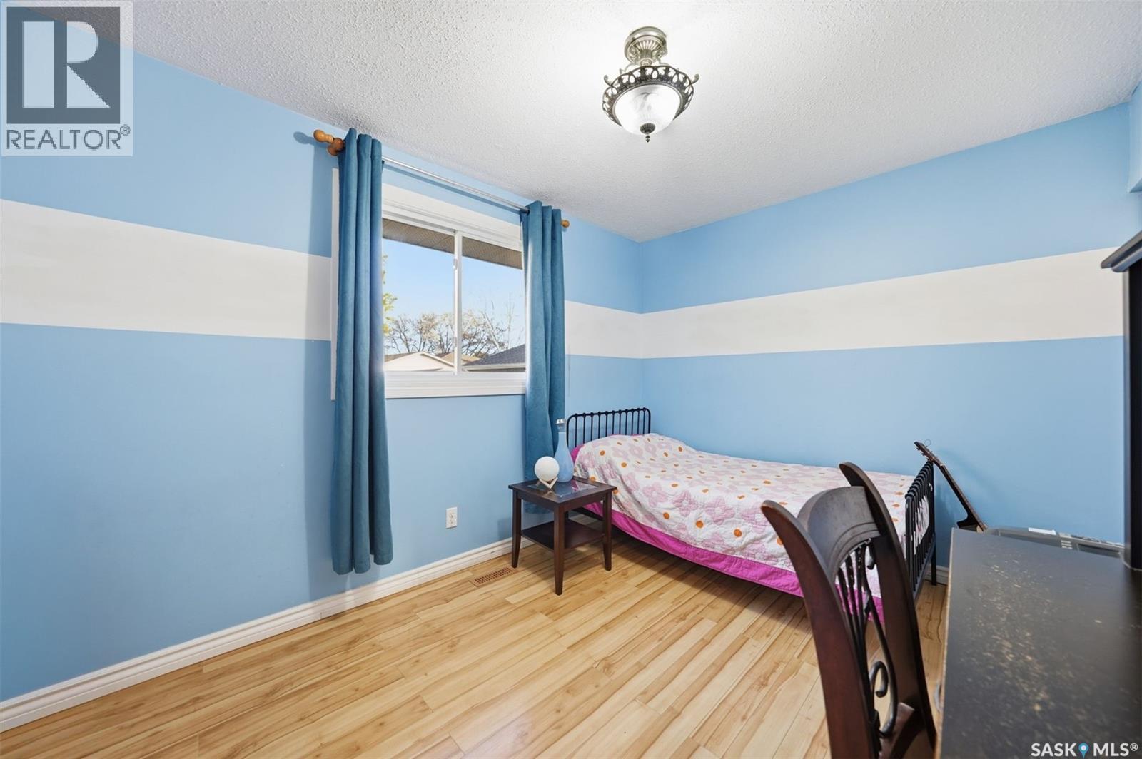 10 Dominion Crescent, Saskatoon, SK - Indoor Photo Showing Bedroom