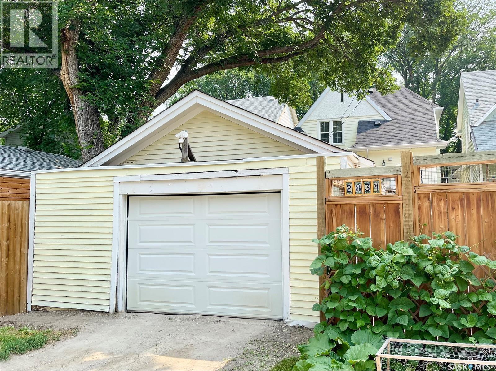 2834 Rae Street, Regina, SK - Outdoor With Exterior