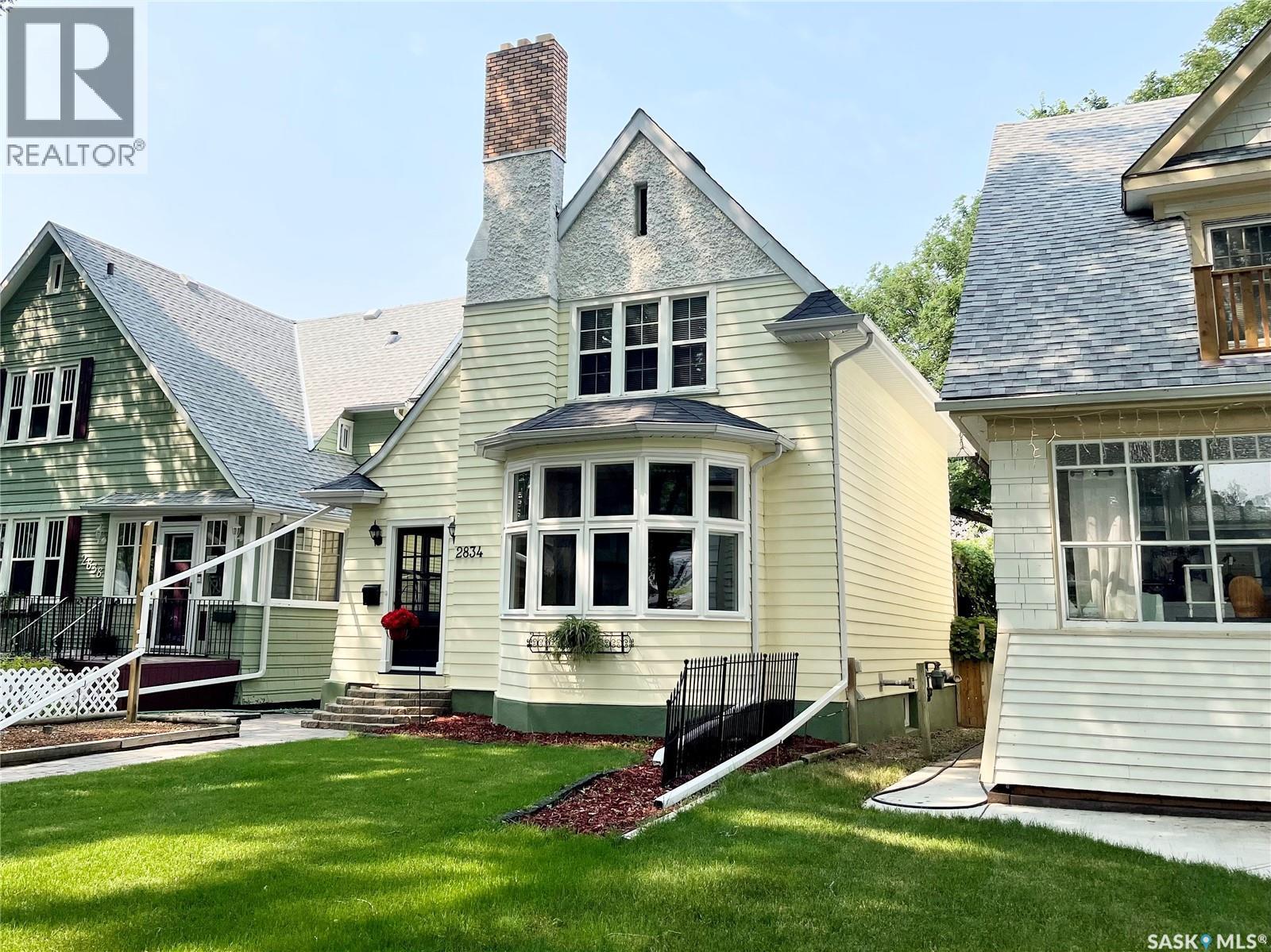 2834 Rae Street, Regina, SK - Outdoor With Facade