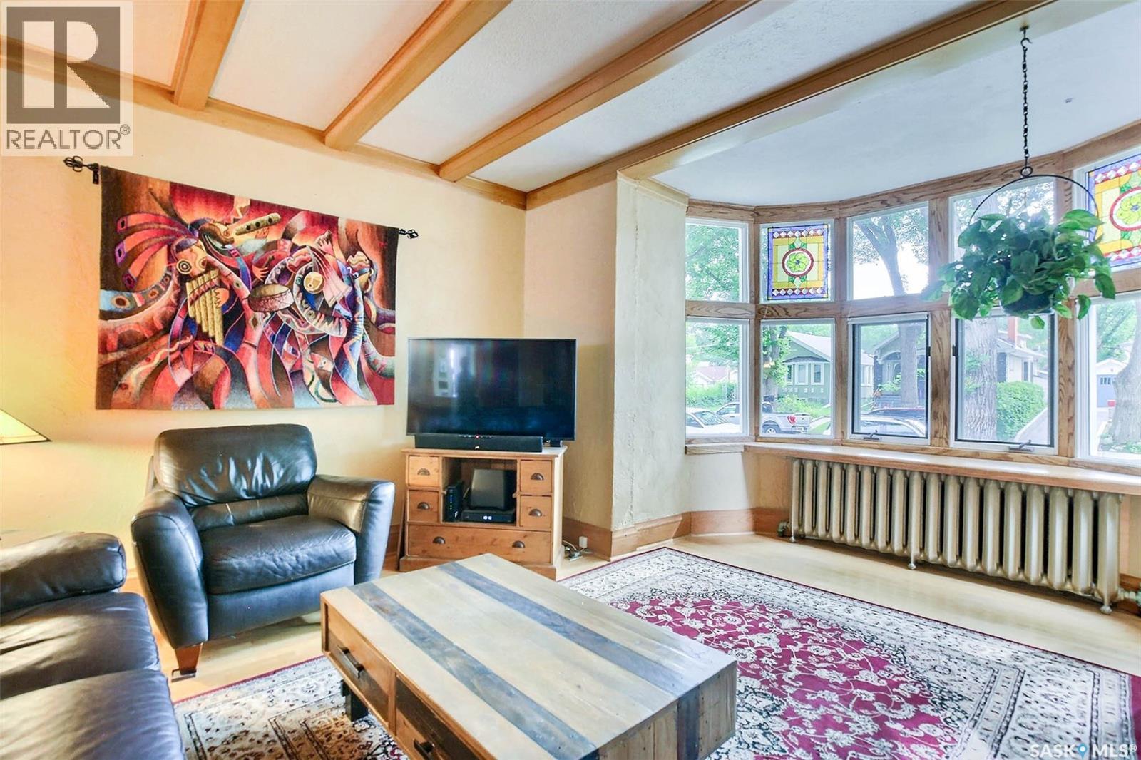 2834 Rae Street, Regina, SK - Indoor Photo Showing Living Room