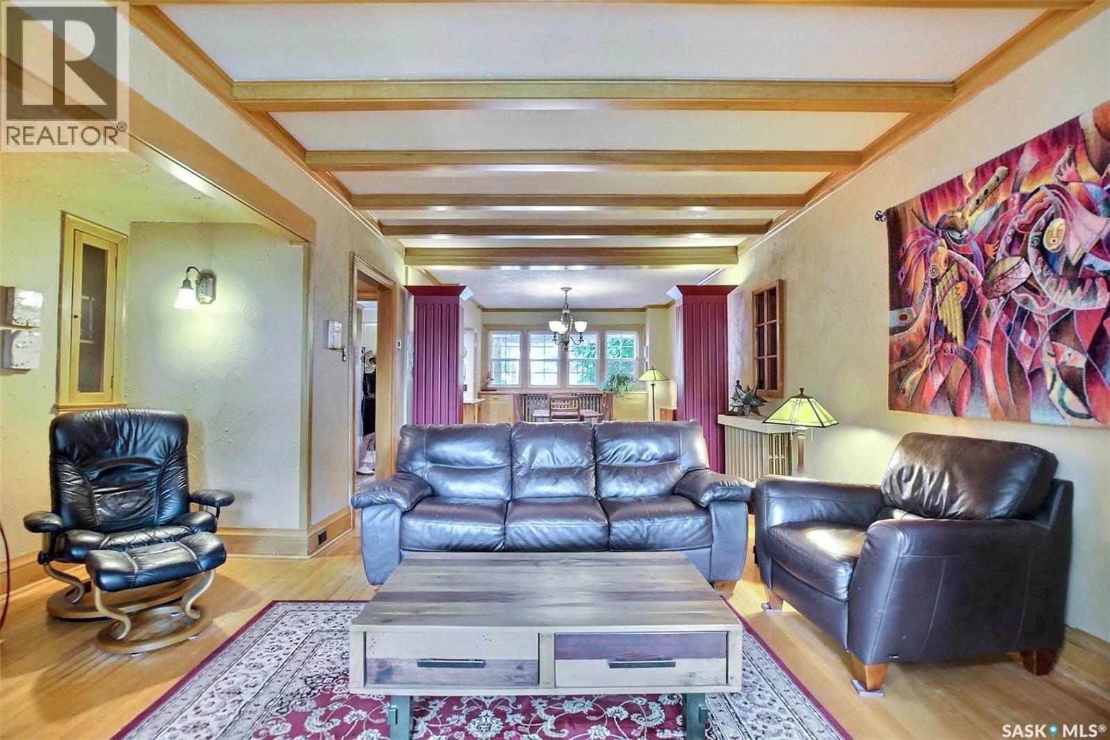 2834 Rae Street, Regina, SK - Indoor Photo Showing Living Room