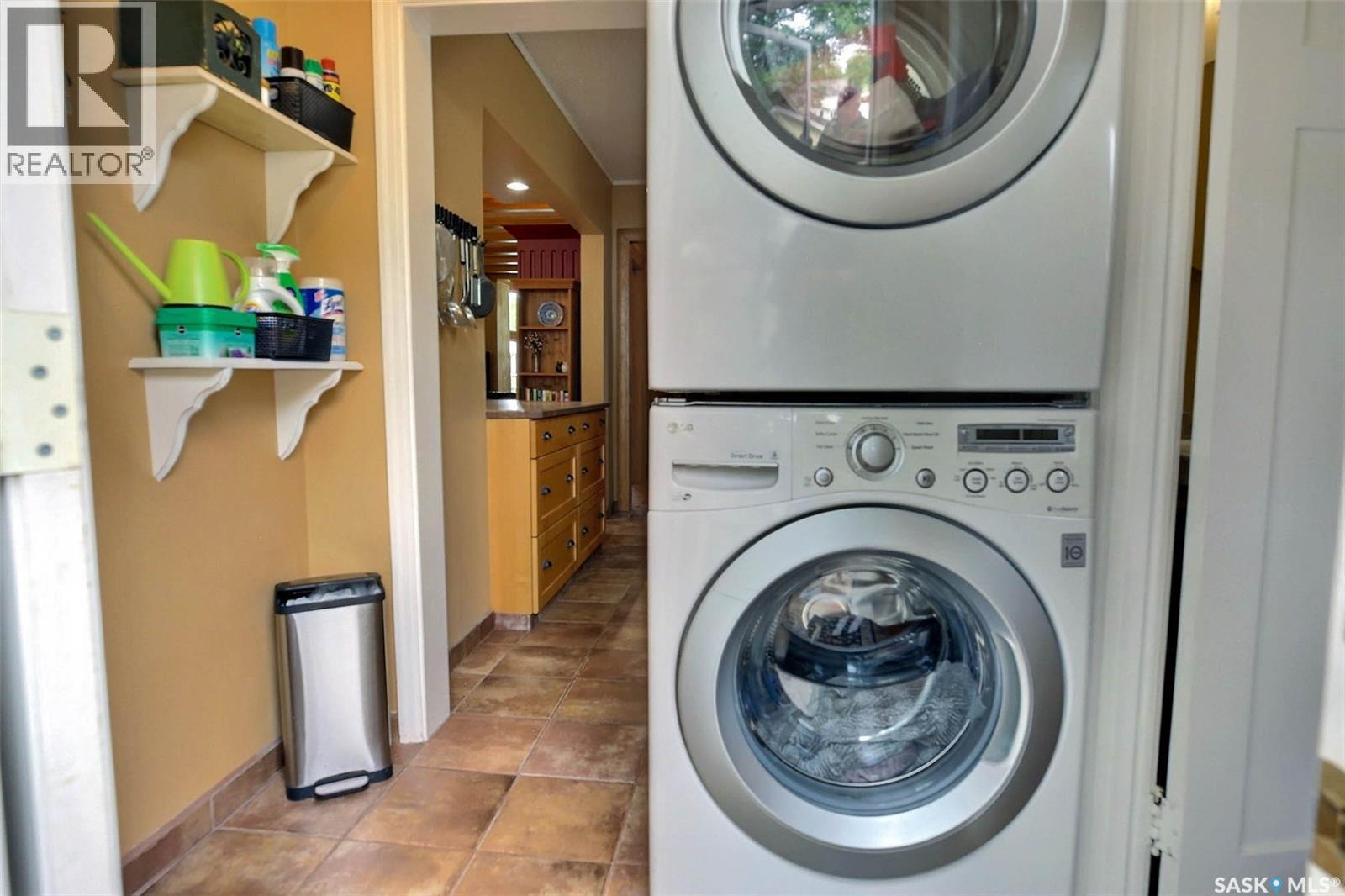 2834 Rae Street, Regina, SK - Indoor Photo Showing Laundry Room