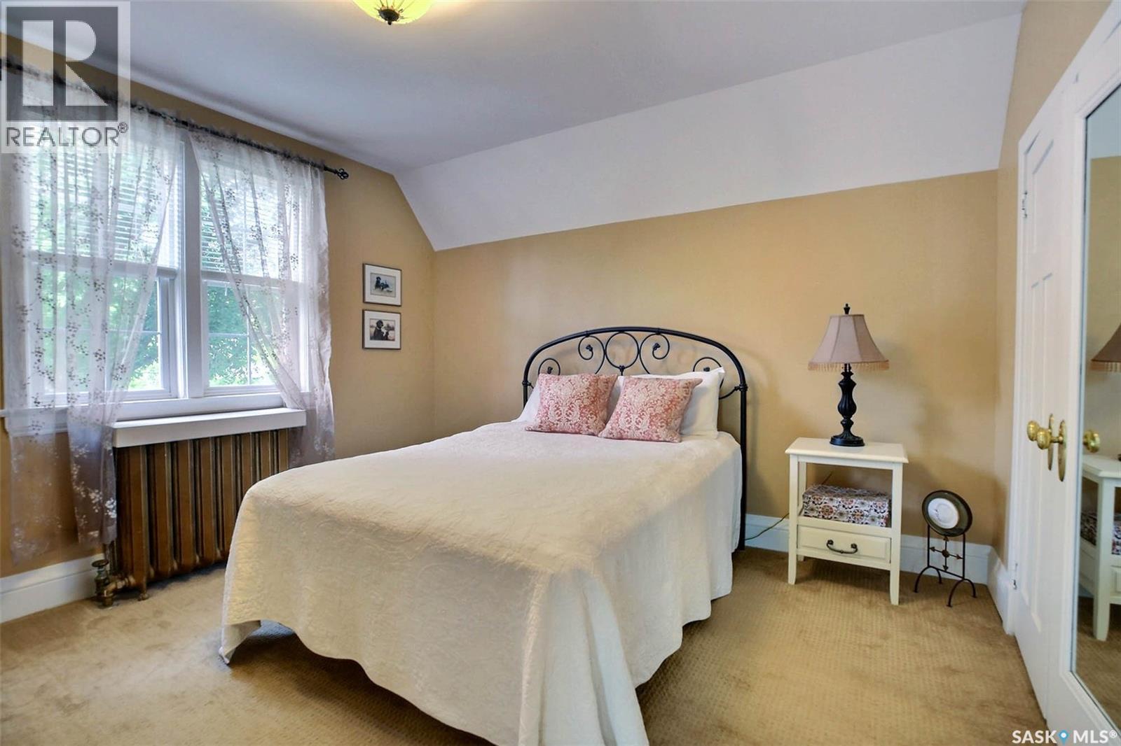2834 Rae Street, Regina, SK - Indoor Photo Showing Bedroom