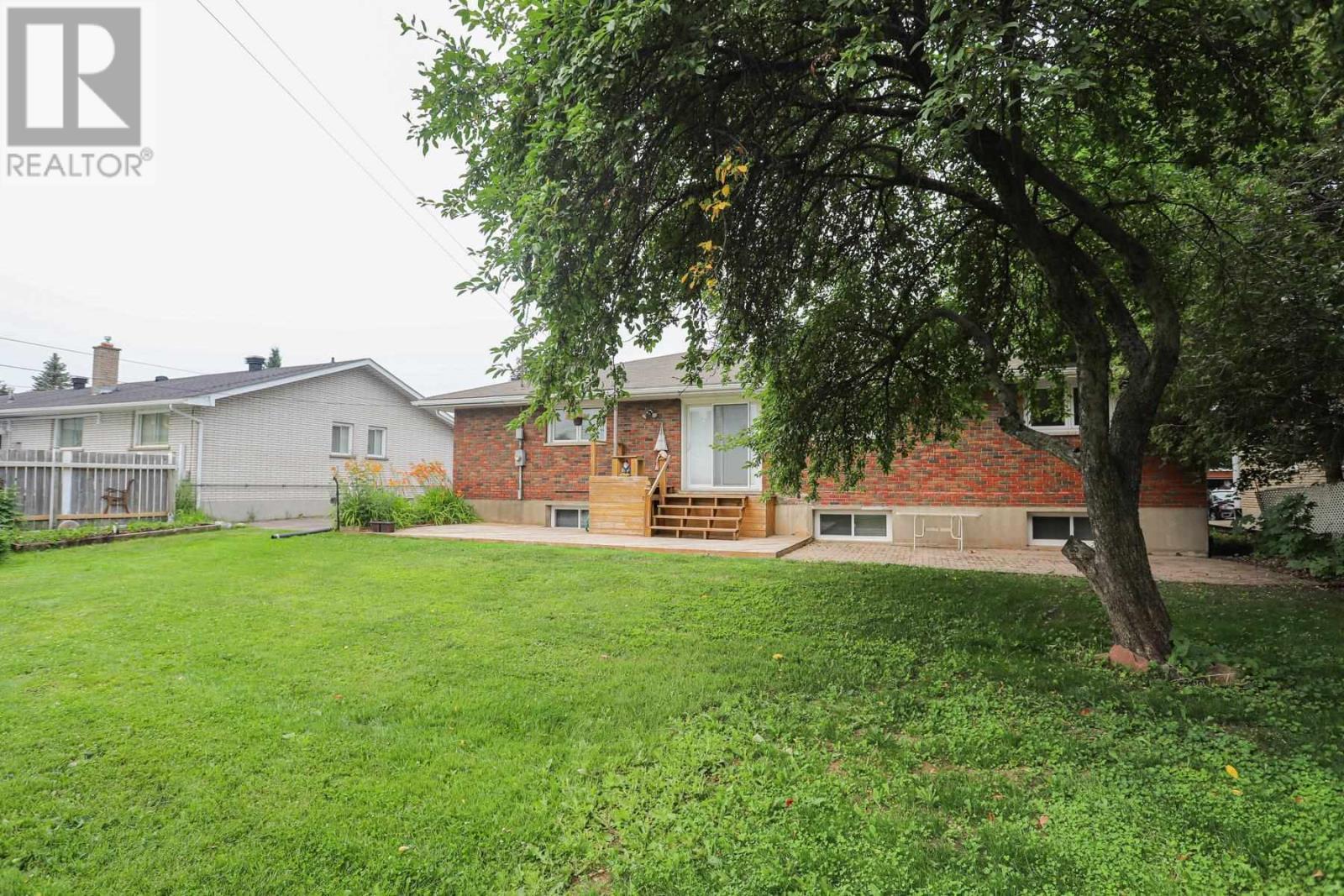 24 Granite St, Sault Ste. Marie, ON - Outdoor