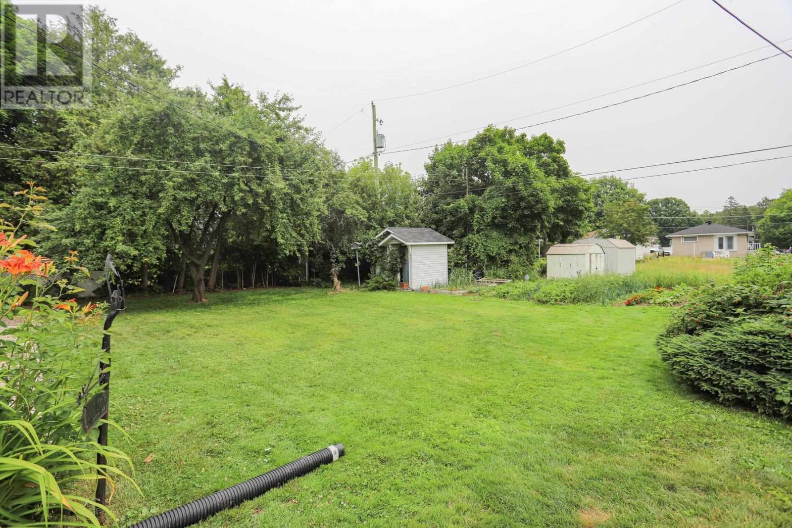 24 Granite St, Sault Ste. Marie, ON - Outdoor