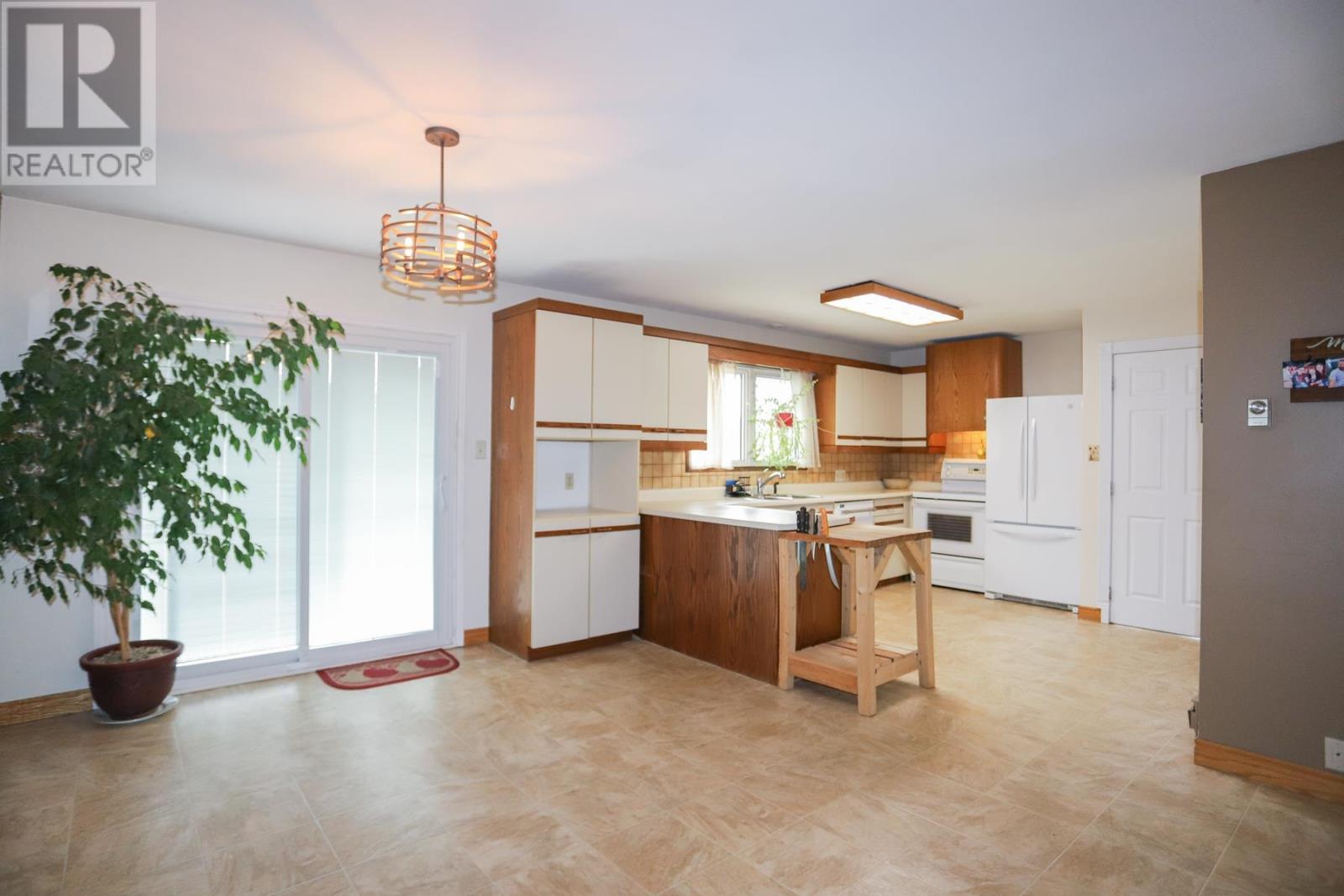 24 Granite St, Sault Ste. Marie, ON - Indoor Photo Showing Kitchen