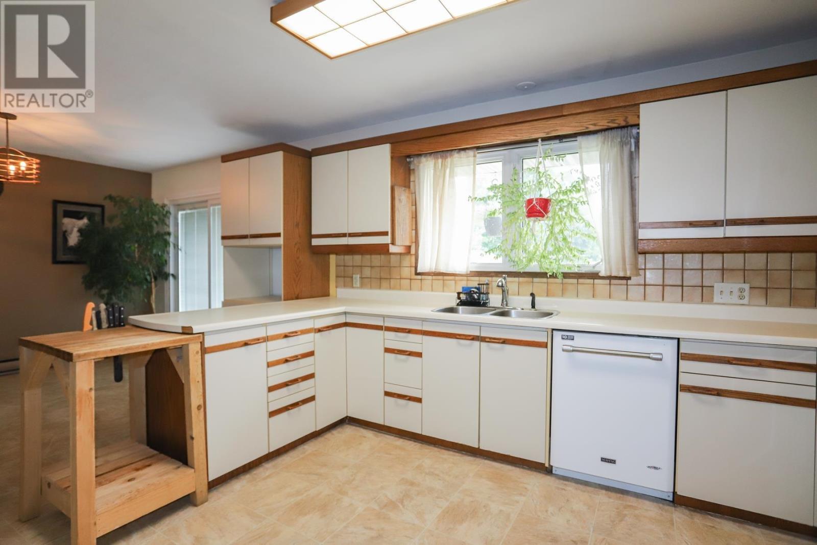 24 Granite St, Sault Ste. Marie, ON - Indoor Photo Showing Kitchen With Double Sink