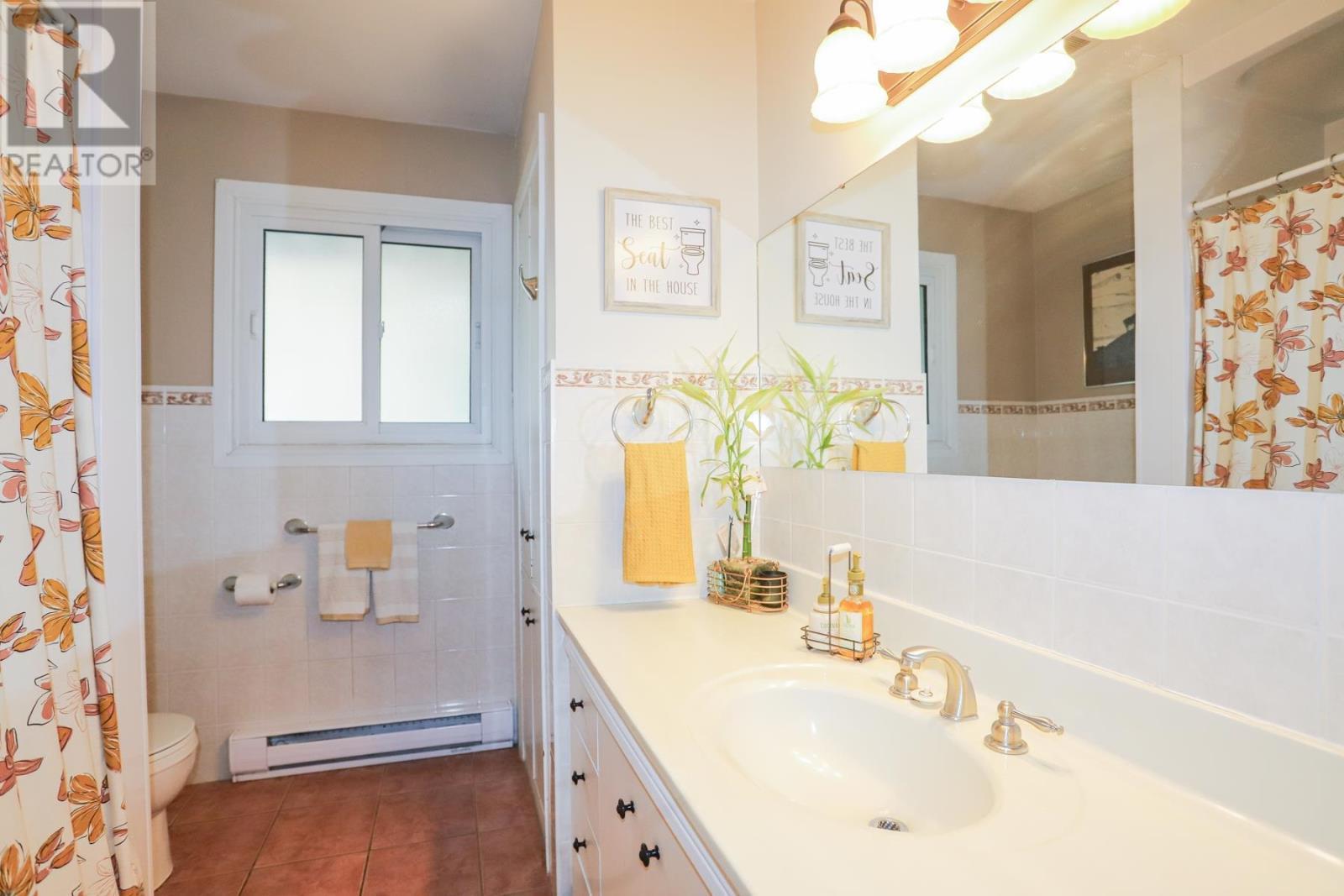 24 Granite St, Sault Ste. Marie, ON - Indoor Photo Showing Bathroom