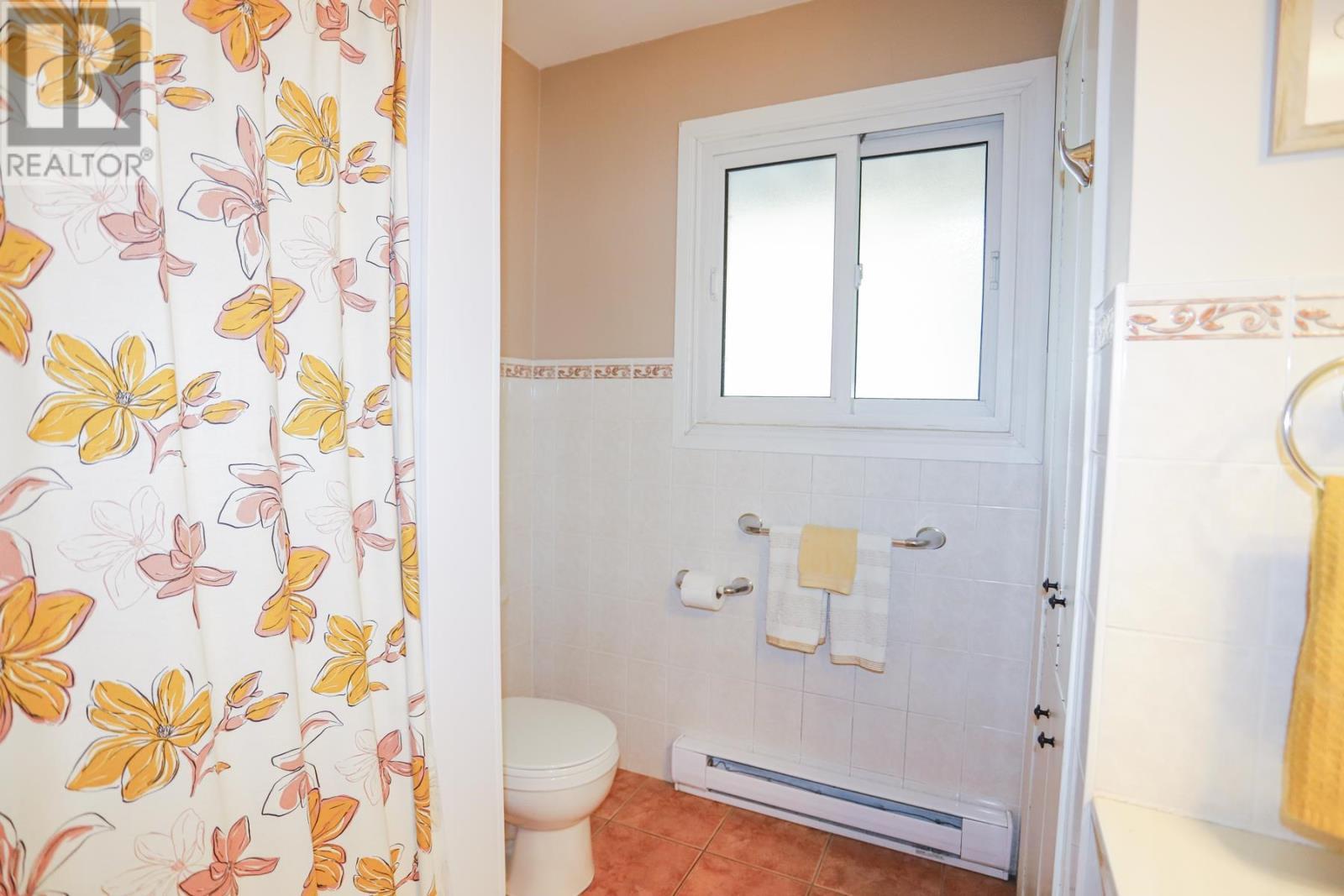 24 Granite St, Sault Ste. Marie, ON - Indoor Photo Showing Bathroom