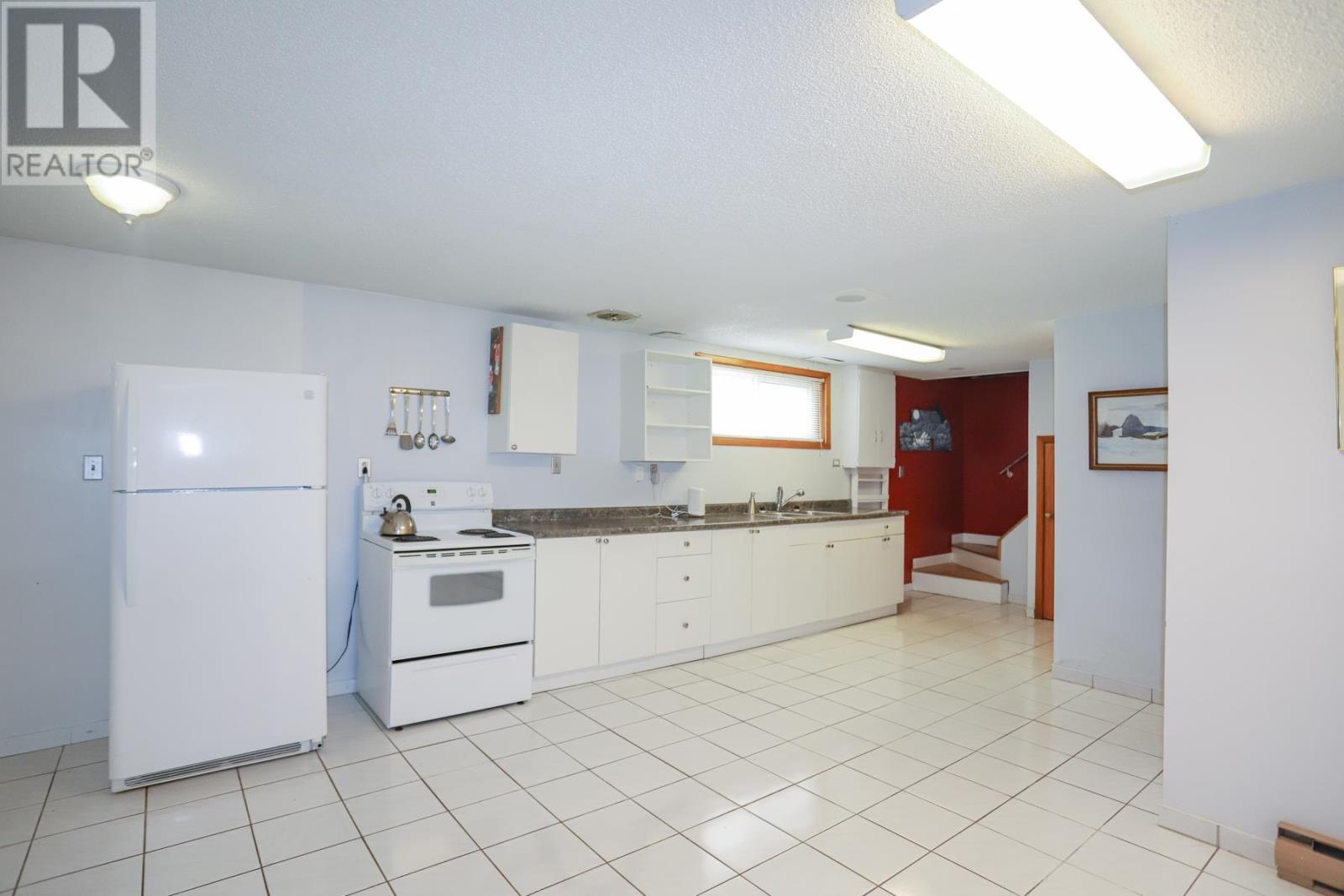 24 Granite St, Sault Ste. Marie, ON - Indoor Photo Showing Kitchen