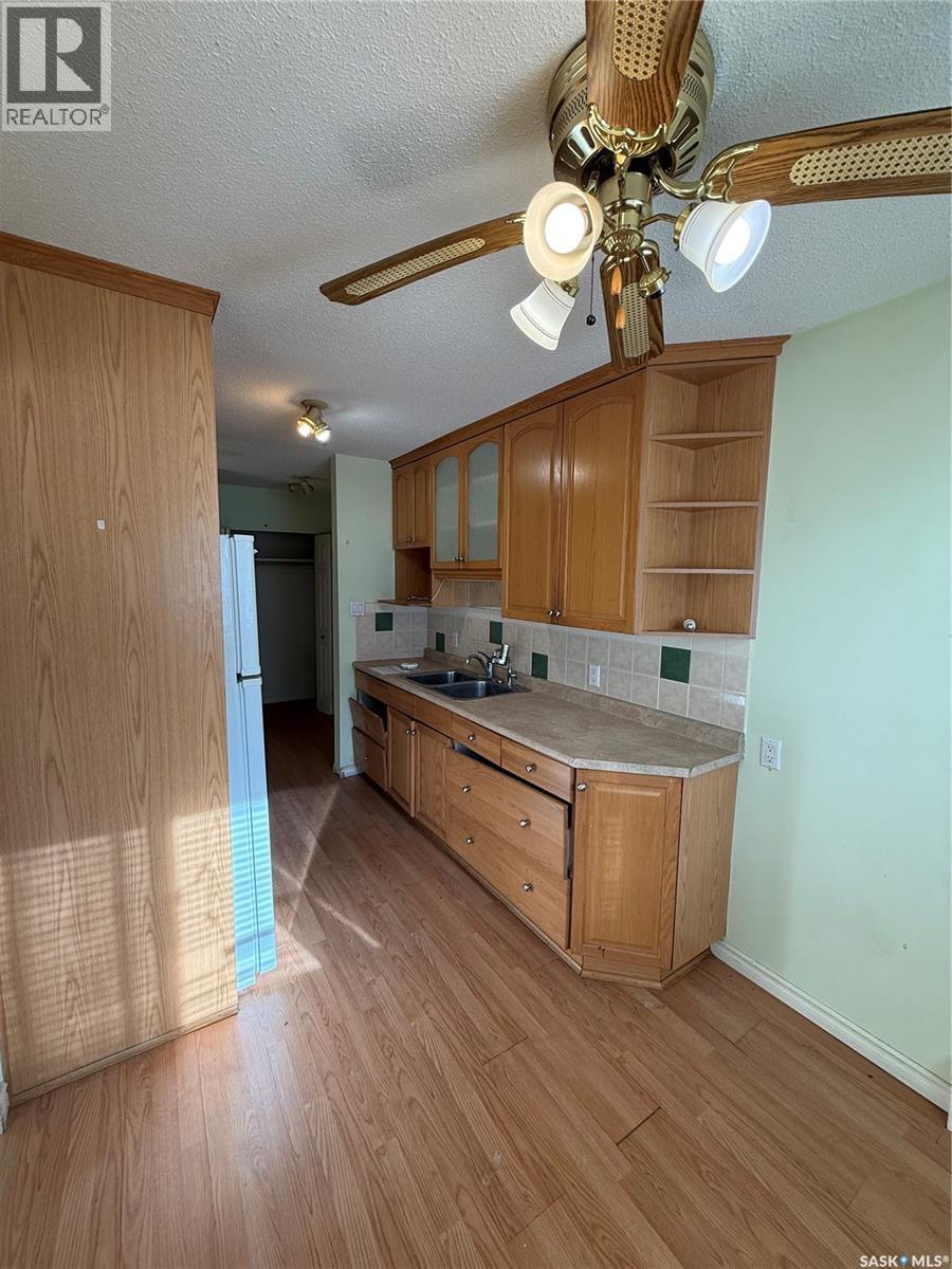 22 26 Shaw Street, Regina, SK - Indoor