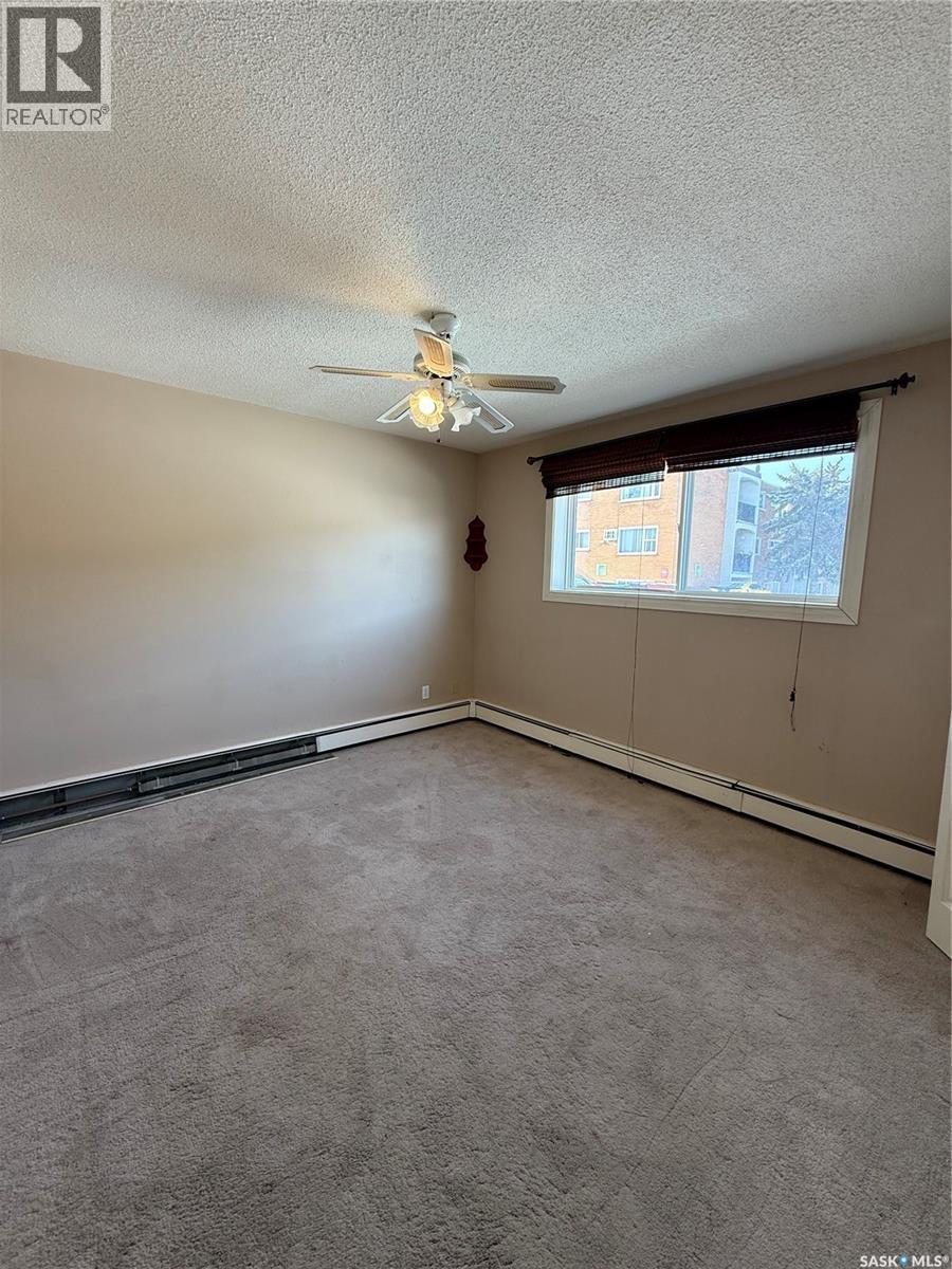 22 26 Shaw Street, Regina, SK - Indoor Photo Showing Other Room