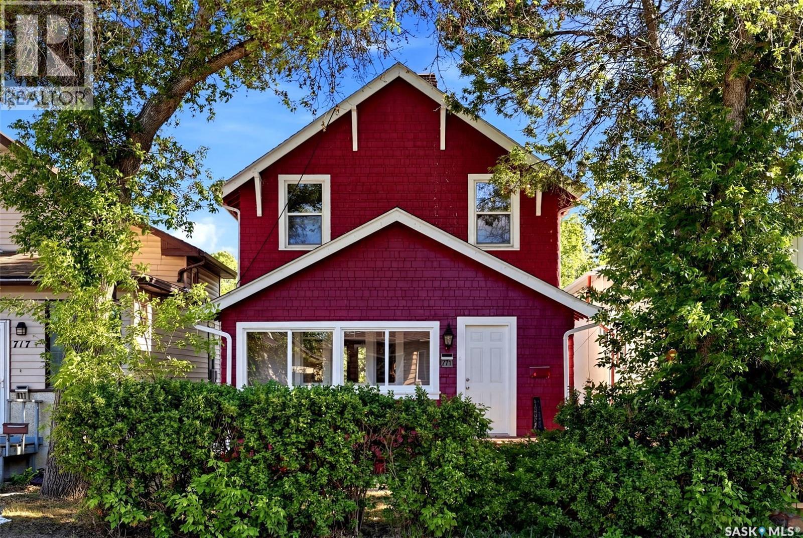 721 College Avenue, Regina, SK - Outdoor