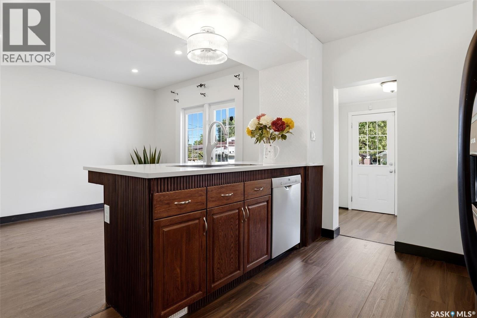 721 College Avenue, Regina, SK - Indoor