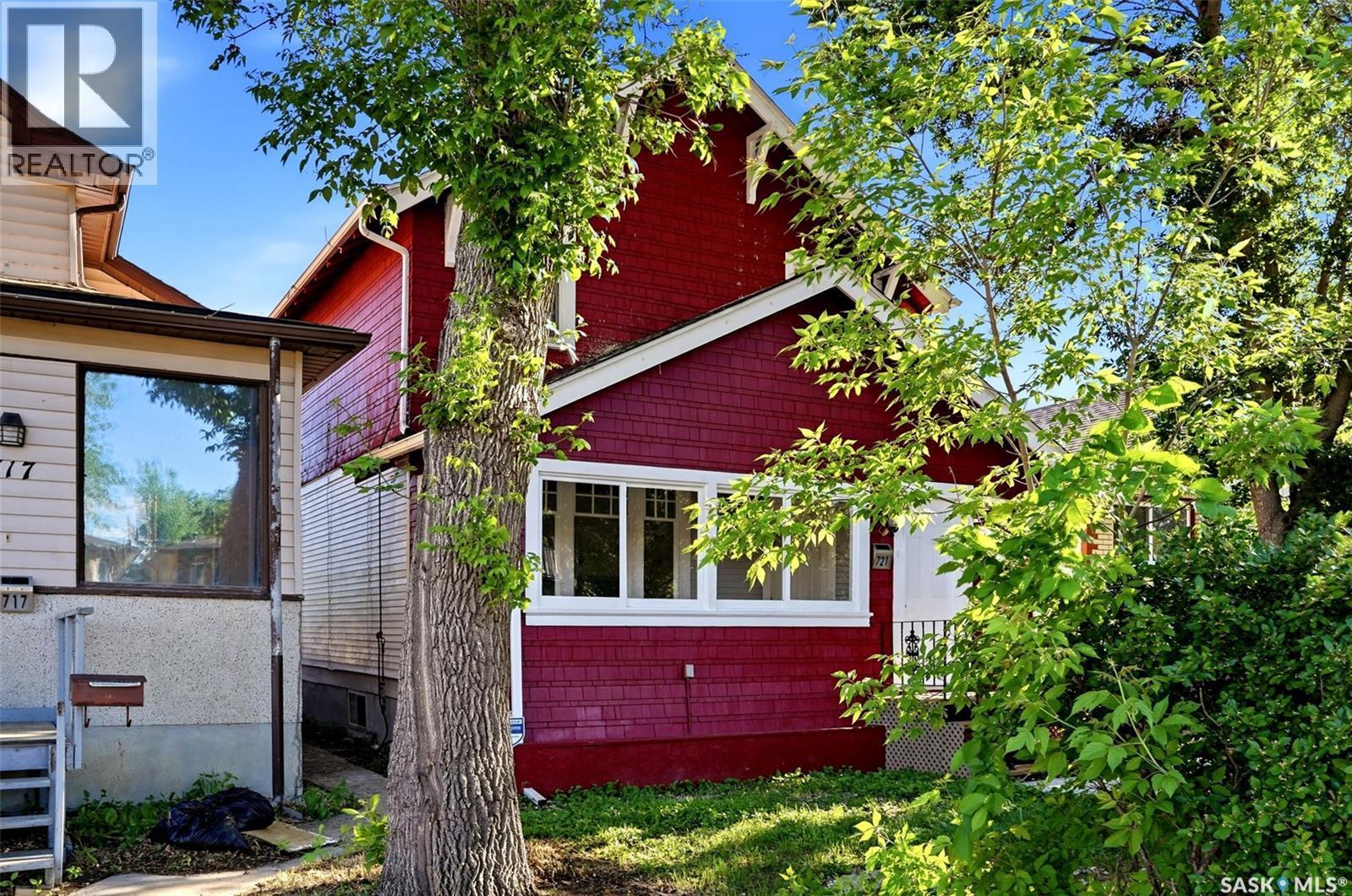 721 College Avenue, Regina, SK - Outdoor