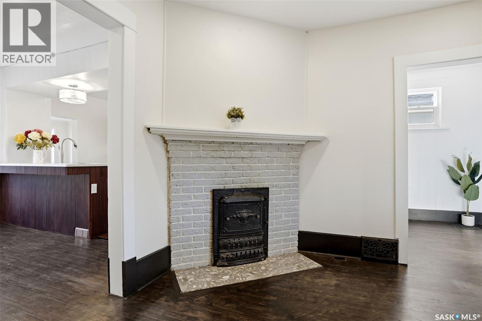 721 College Avenue, Regina, SK - Indoor With Fireplace