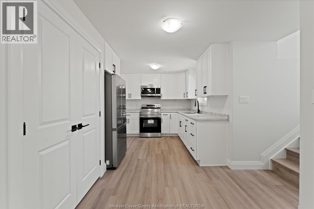 1861 Meldrum Unit# 2, Windsor, ON - Indoor Photo Showing Kitchen