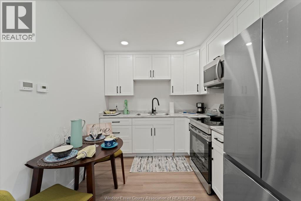 1861 Meighen Unit# 3, Windsor, ON - Indoor Photo Showing Kitchen With Stainless Steel Kitchen With Upgraded Kitchen