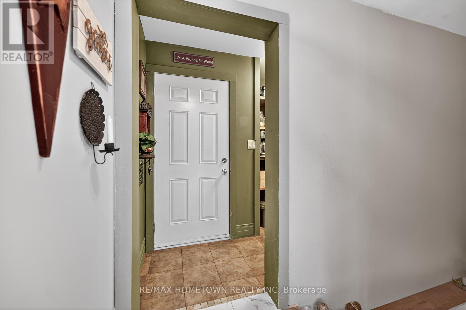 6244 Sixth Concession, Augusta, ON - Indoor Photo Showing Other Room