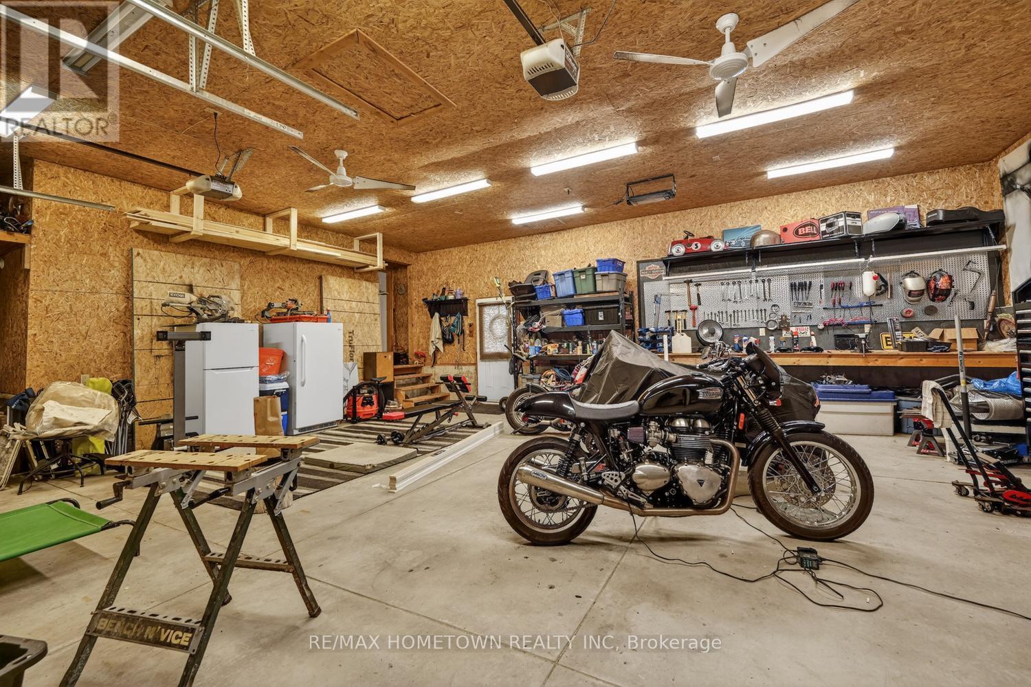 6244 Sixth Concession, Augusta, ON - Indoor Photo Showing Garage