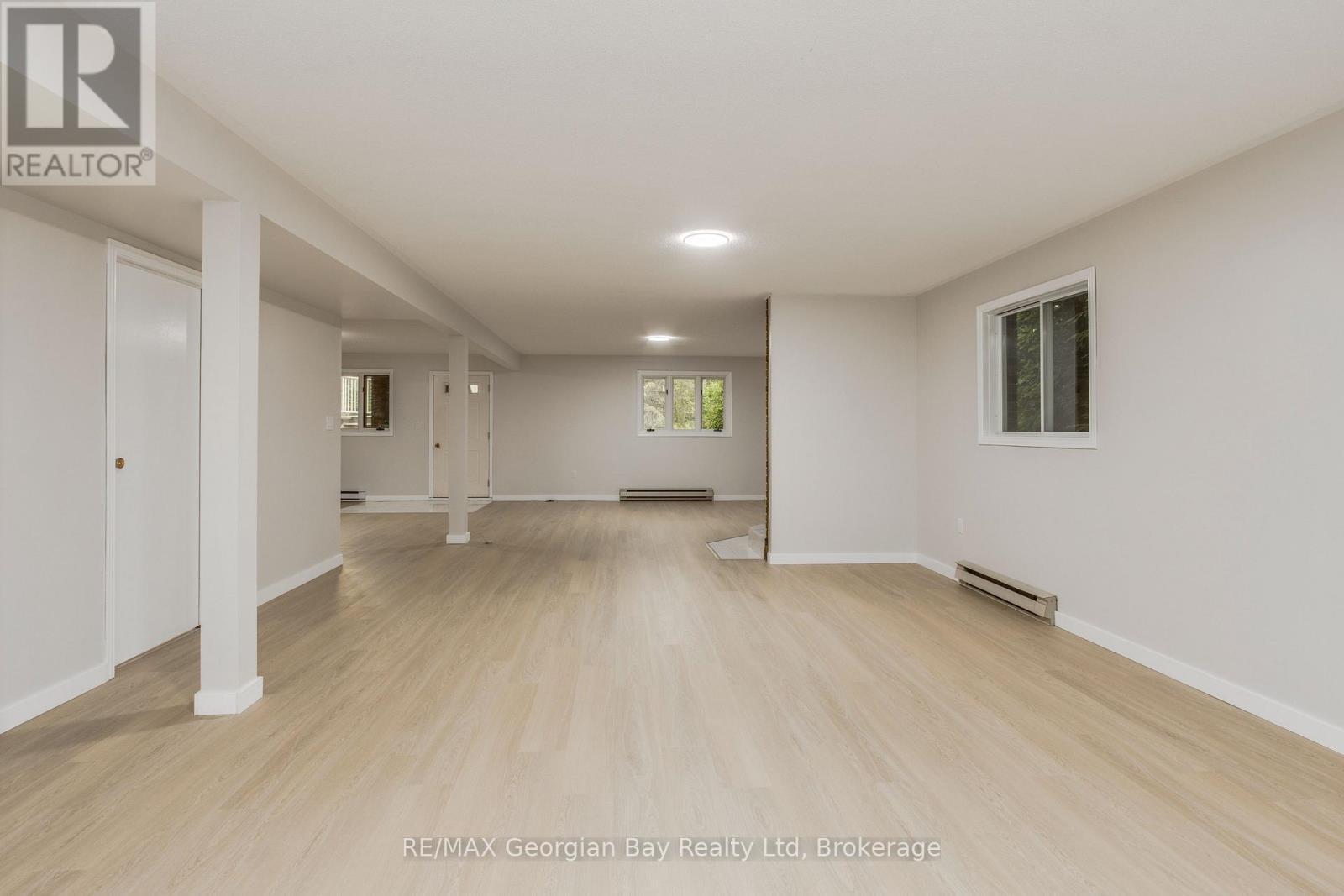 25 Albert Avenue, Tiny, ON - Indoor Photo Showing Other Room