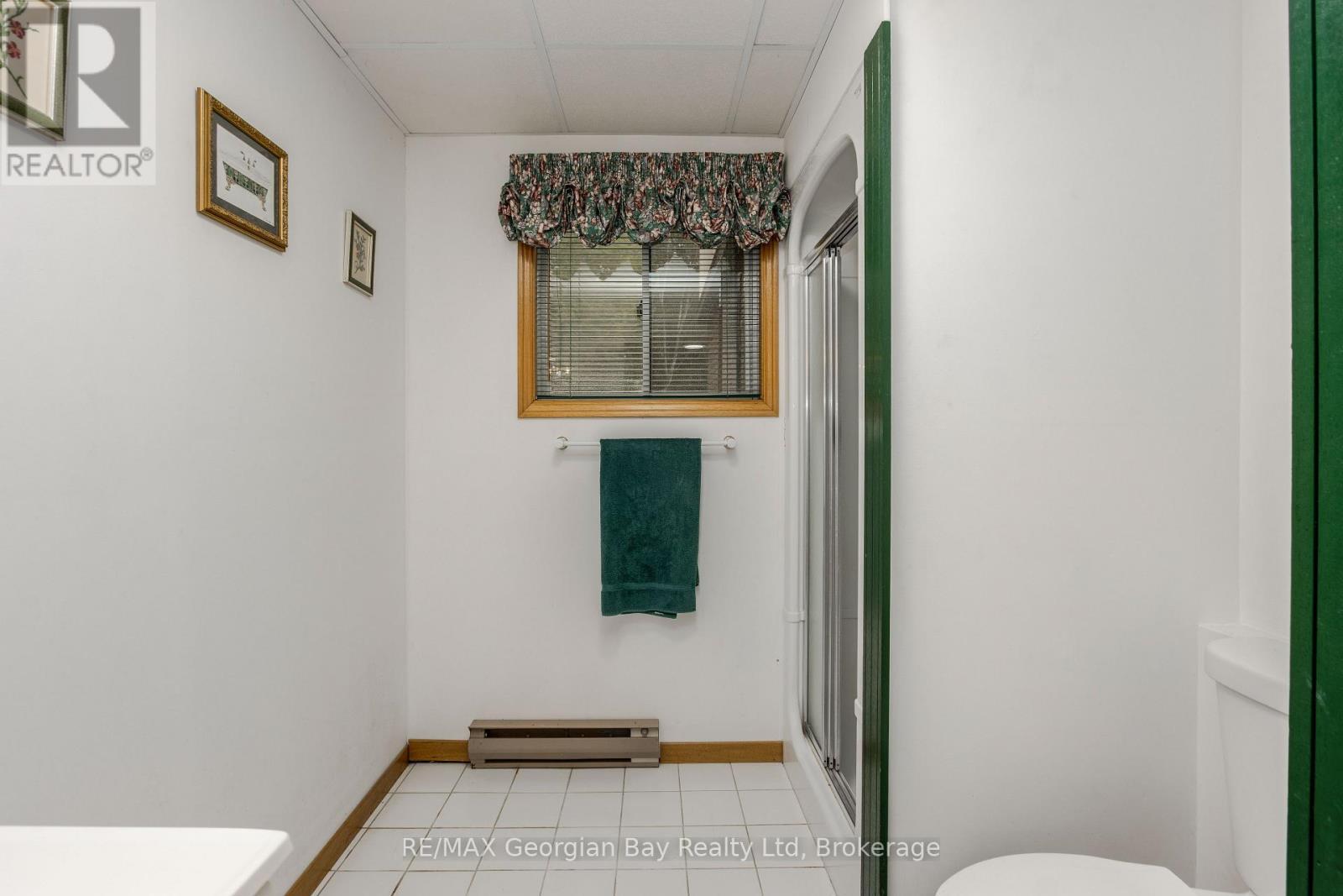 25 Albert Avenue, Tiny, ON - Indoor