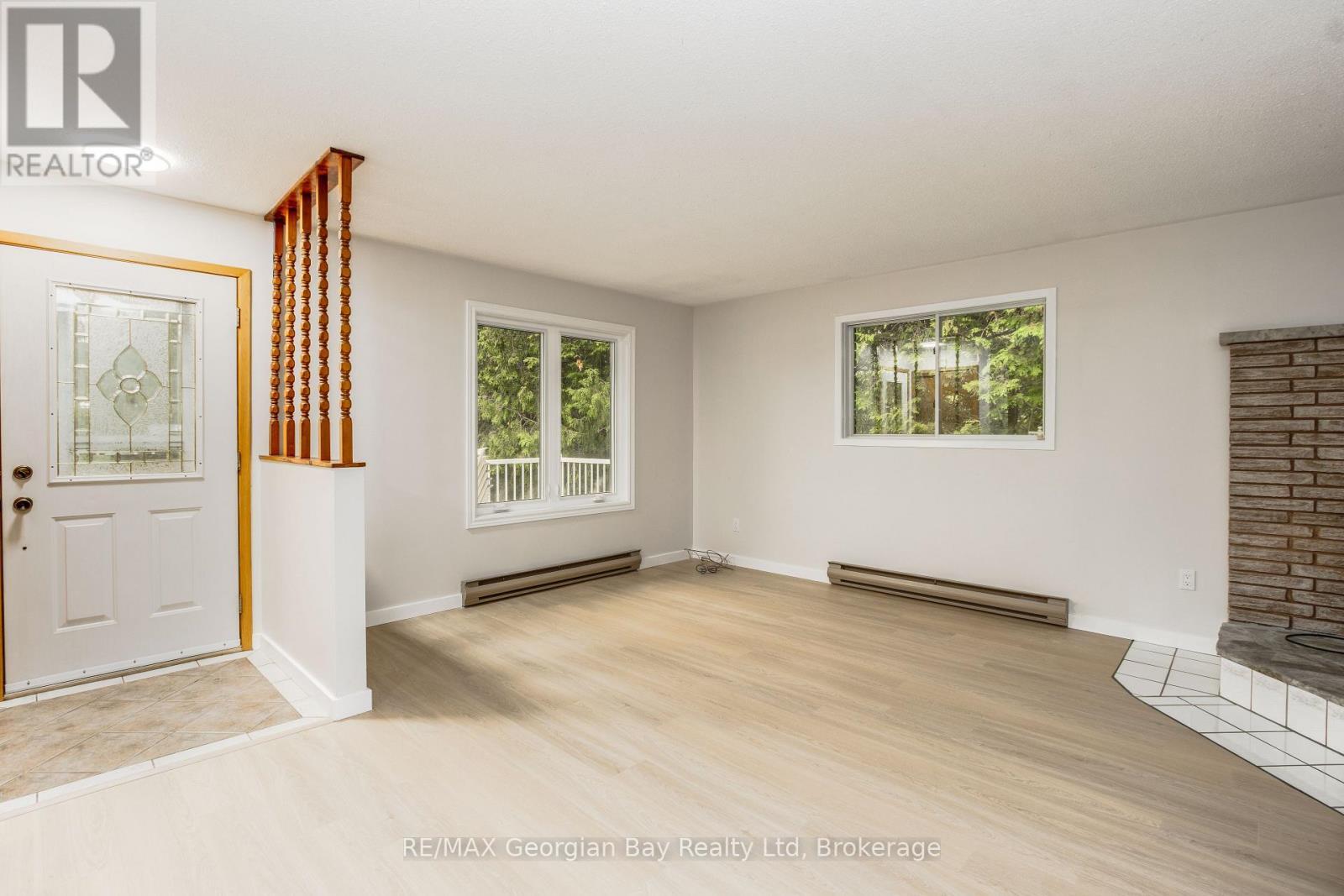 25 Albert Avenue, Tiny, ON - Indoor Photo Showing Other Room