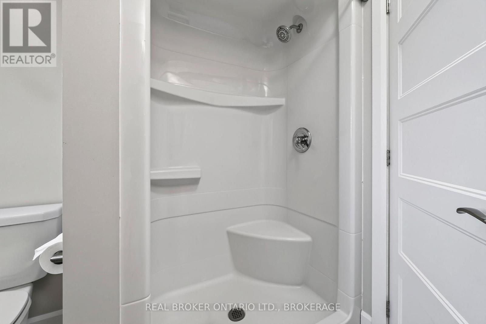 2199 Burke Avenue, Cornwall, ON - Indoor Photo Showing Bathroom