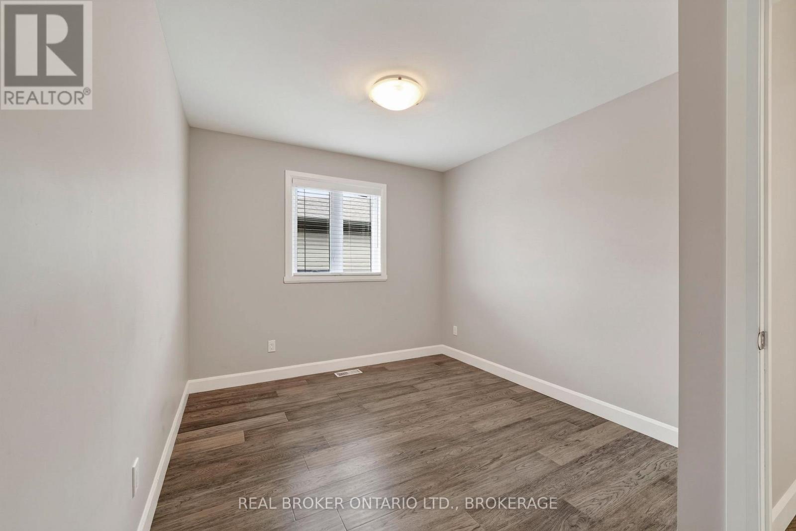 2199 Burke Avenue, Cornwall, ON - Indoor Photo Showing Other Room