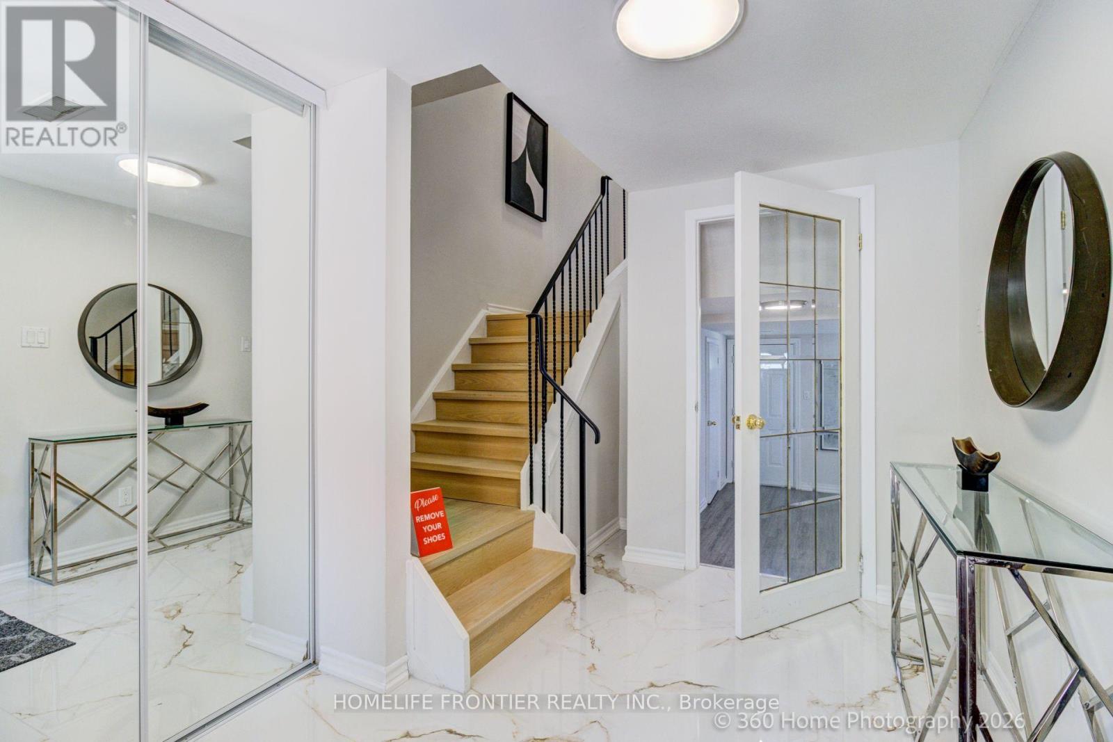 92 Poplar Crescent W, Aurora, ON - Indoor Photo Showing Other Room