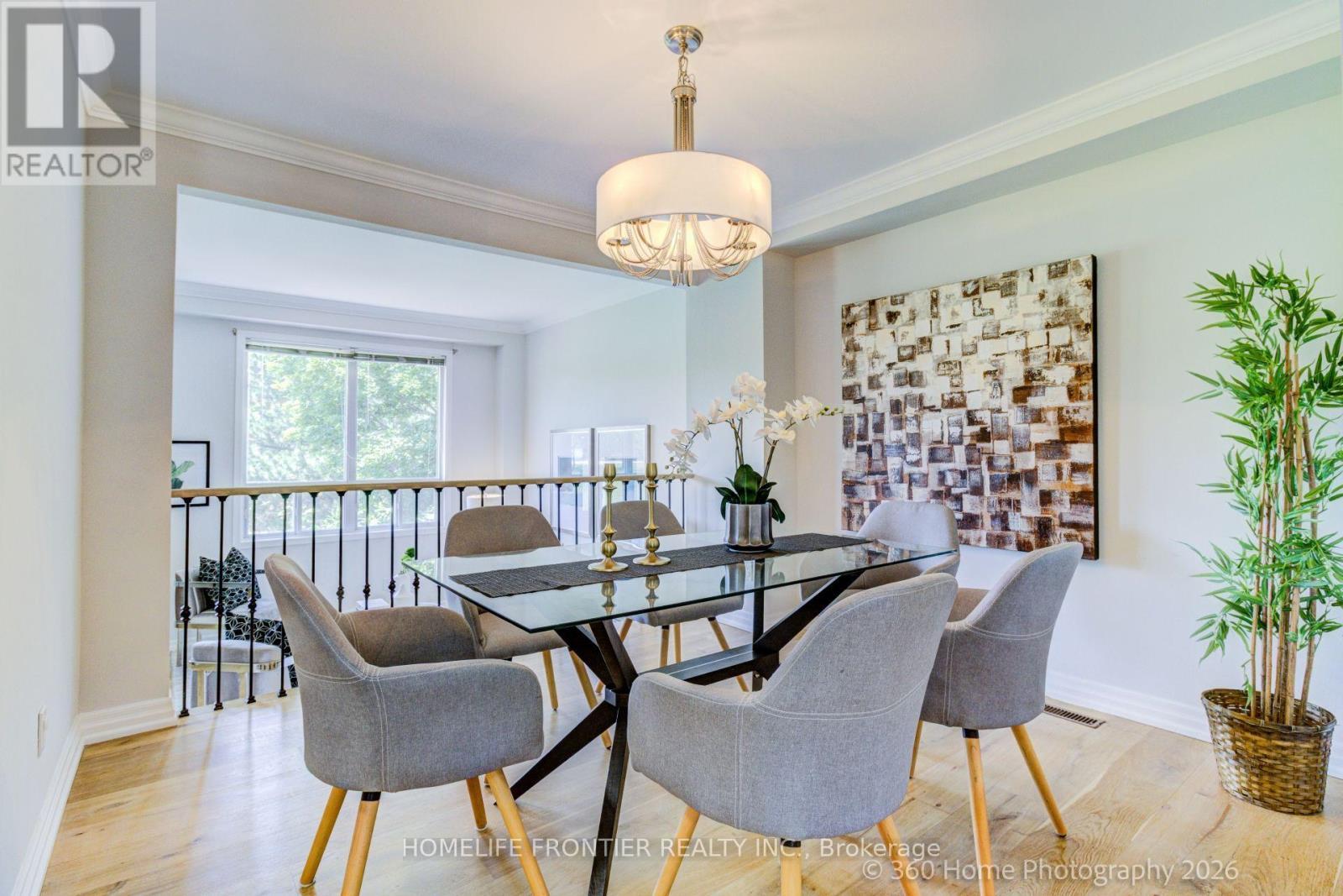 92 Poplar Crescent W, Aurora, ON - Indoor Photo Showing Dining Room