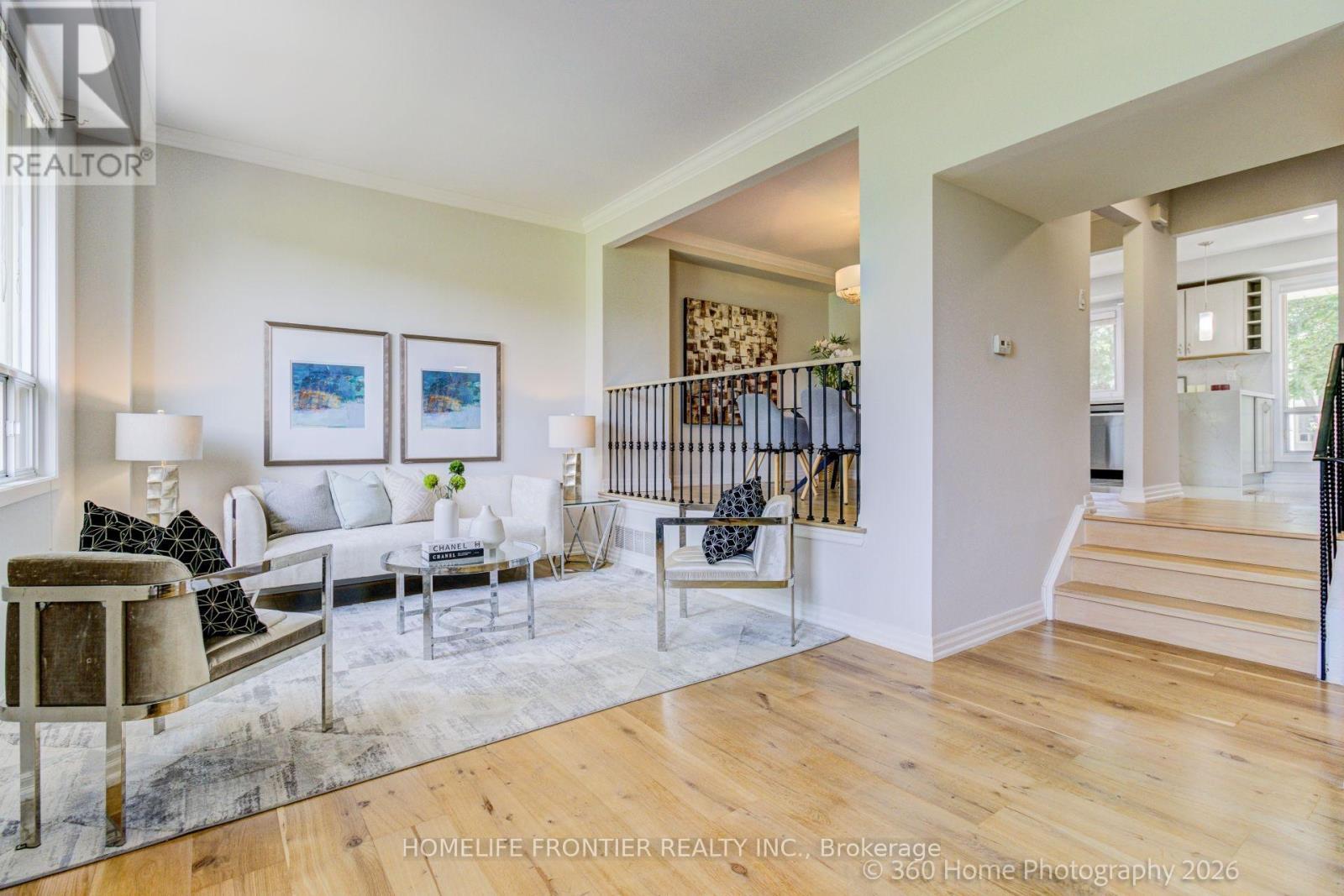 92 Poplar Crescent W, Aurora, ON - Indoor Photo Showing Other Room