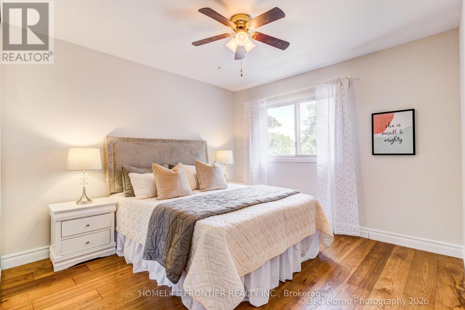 92 Poplar Crescent W, Aurora, ON - Indoor Photo Showing Bedroom