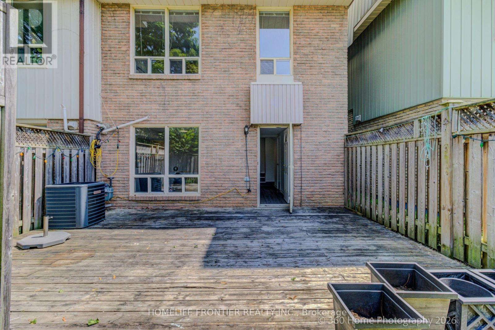 92 Poplar Crescent W, Aurora, ON - Outdoor With Exterior