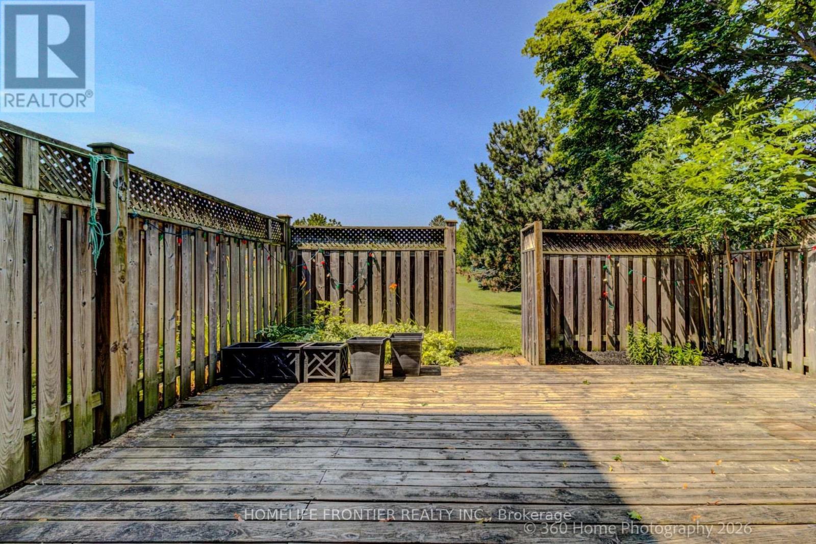 92 Poplar Crescent W, Aurora, ON - Outdoor With Deck Patio Veranda