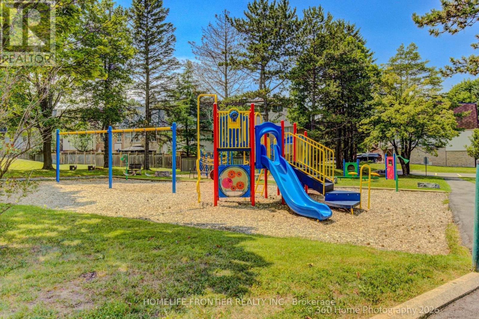 92 Poplar Crescent W, Aurora, ON - Outdoor