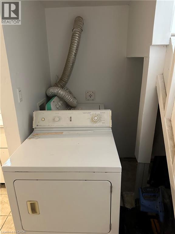 Image quality insufficient for description - 240 West 2Nd Street, Hamilton, ON - Indoor Photo Showing Laundry Room