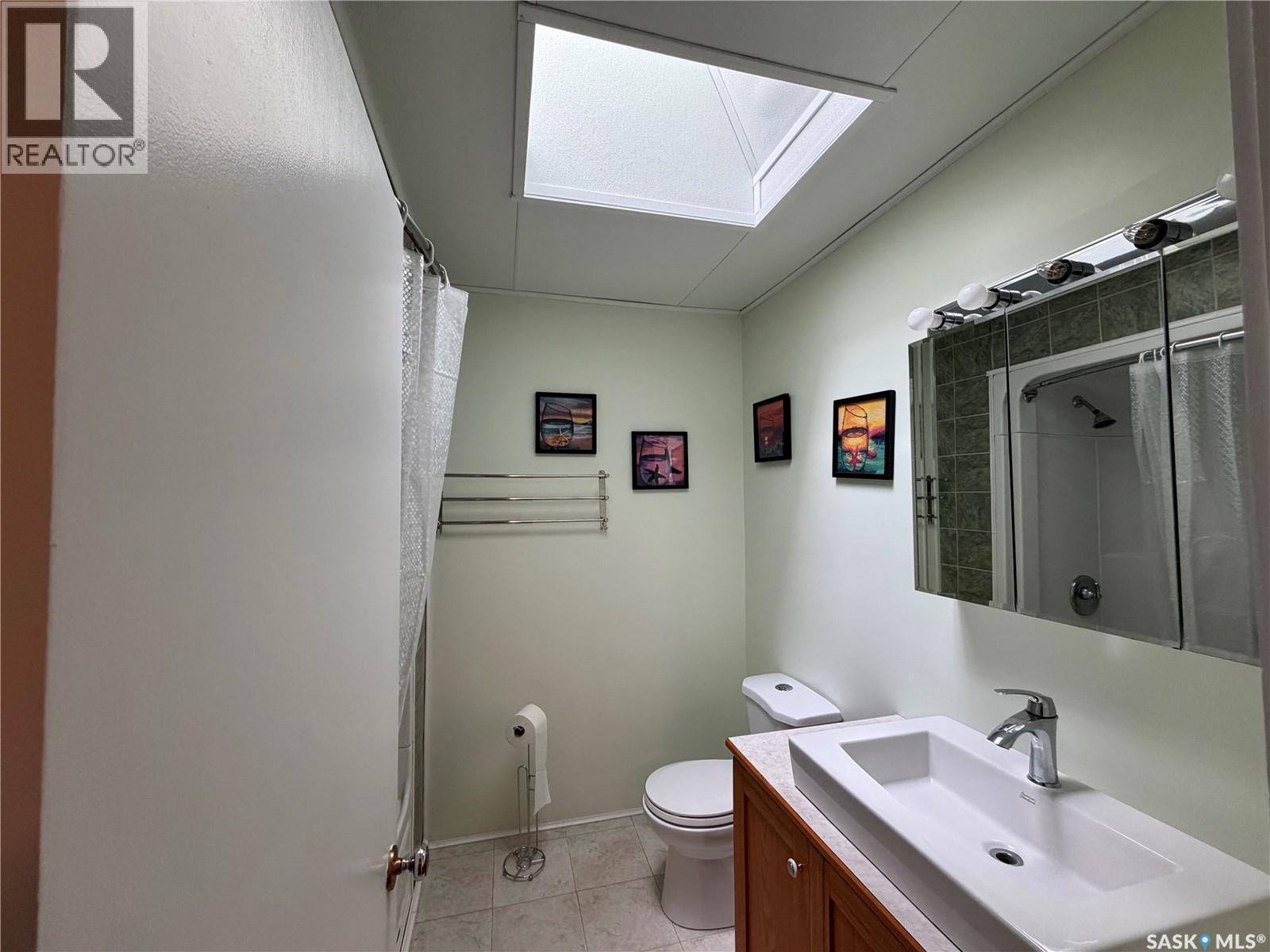 509 Mark Avenue, Moosomin, SK - Indoor Photo Showing Bathroom