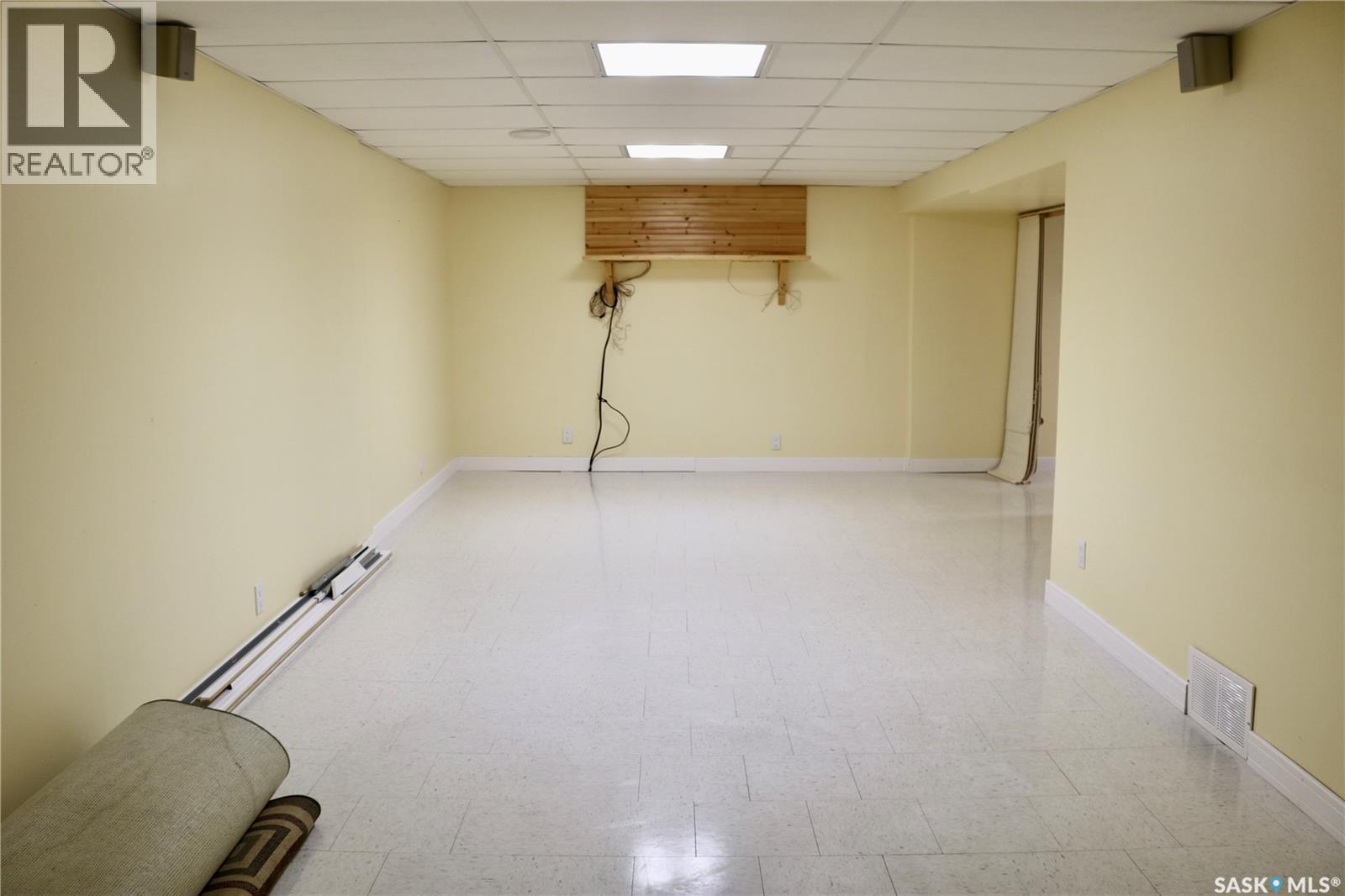 509 Mark Avenue, Moosomin, SK - Indoor