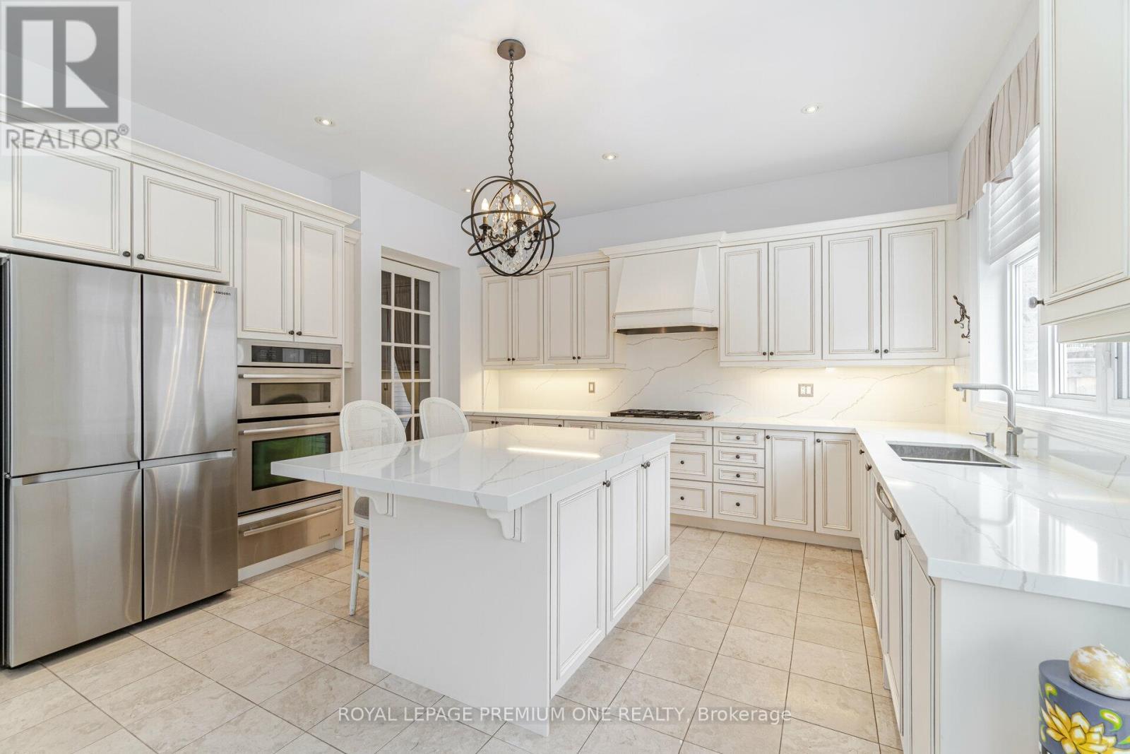107 Headwind Boulevard, Vaughan, ON - Indoor Photo Showing Kitchen